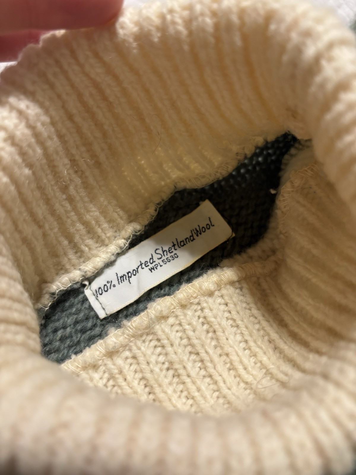 Vintage, 100% Imported Shetland Wool, WPL 5630 Women’s Sweater – Cream And Green