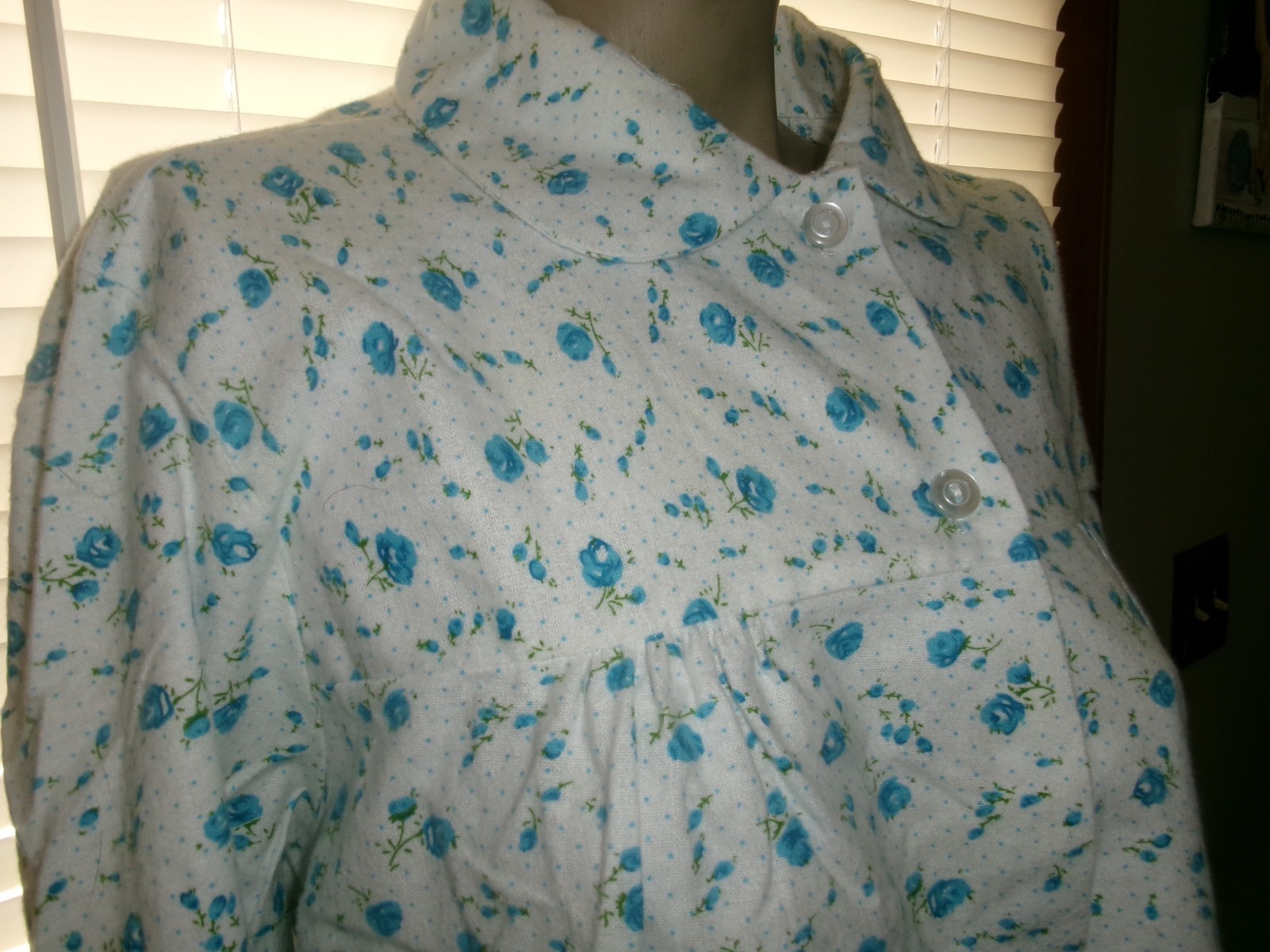 VINTAGE NIGHTGOWN~ SEARS 100% COTTON~BLUE ROSES~L/S~ LONG~ S LG 14-16 NOS