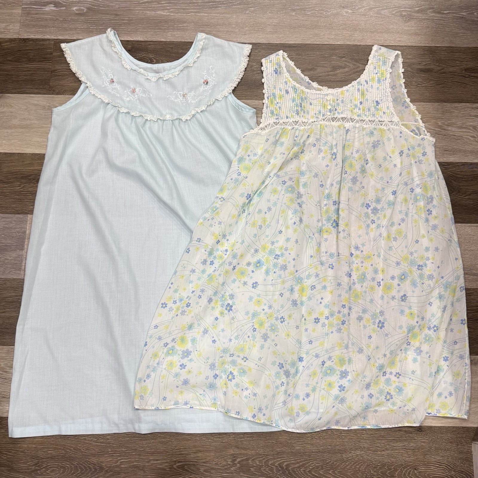 2 Vtg Nightgowns Women’s Sz Medium Barbizon Florals Embroidered Sleeveless VGC