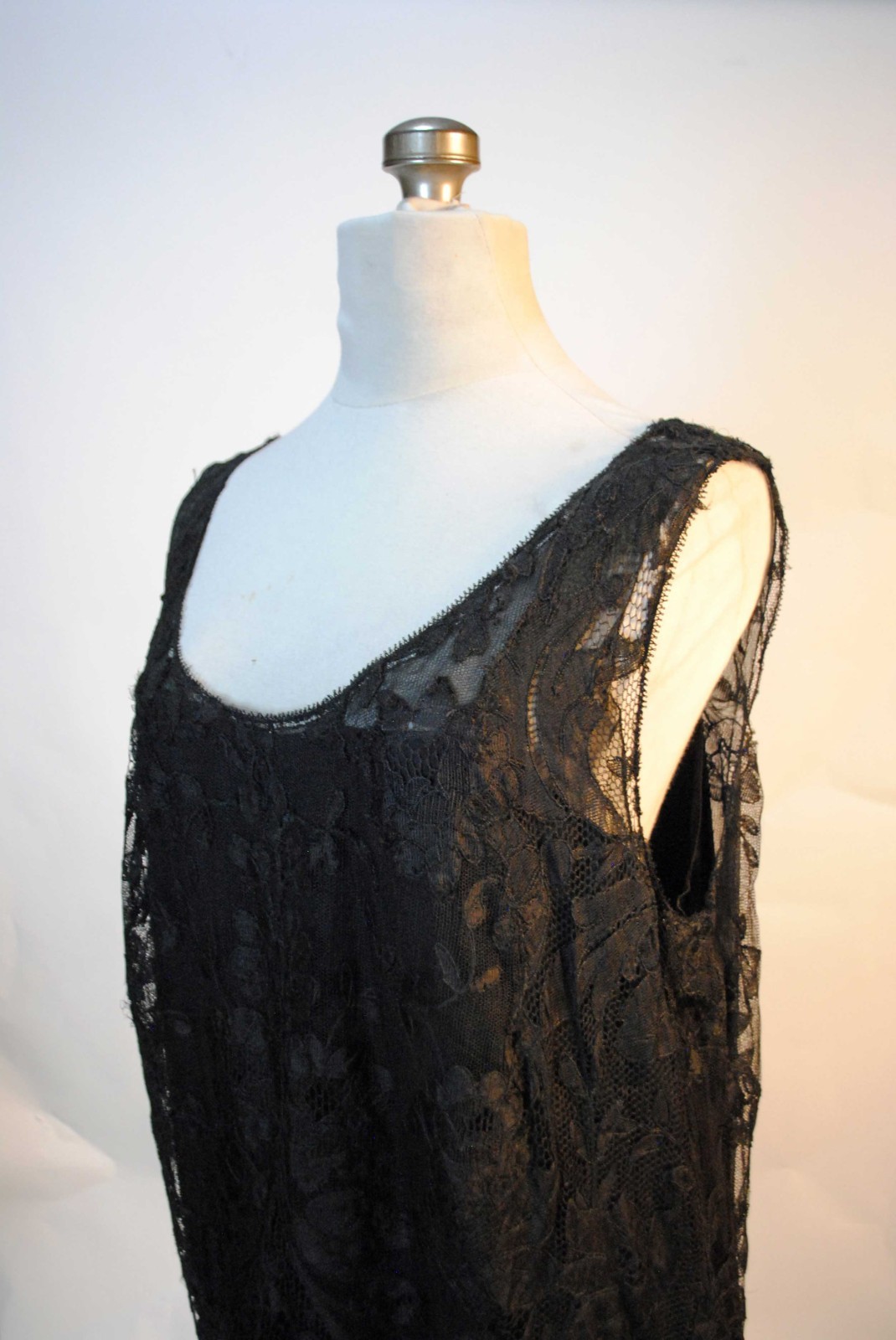VINTAGE FLORAL BLACK ALENCON NET LACE PARTY DRESSES, CIRCA 1935s