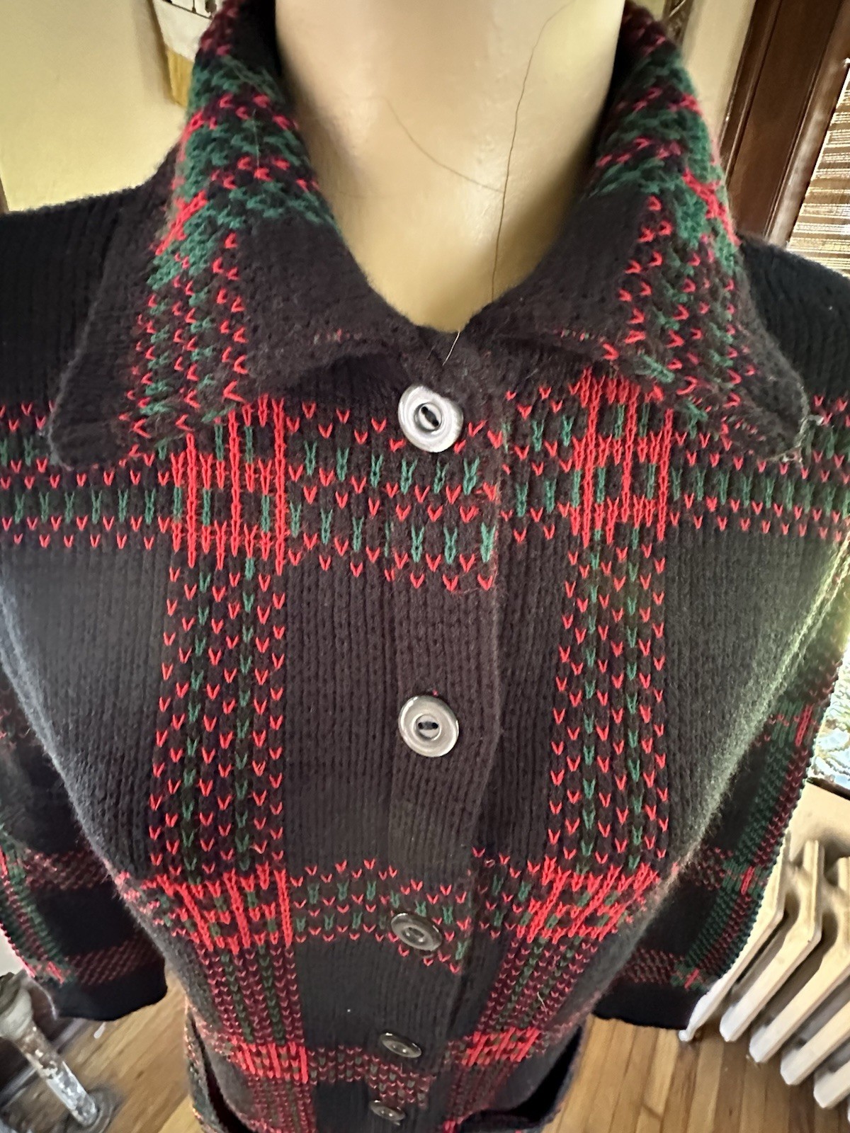 Vintage Plaid Button Up Sweater Black/Red/Green with Collar and 2 Pockets No Tag