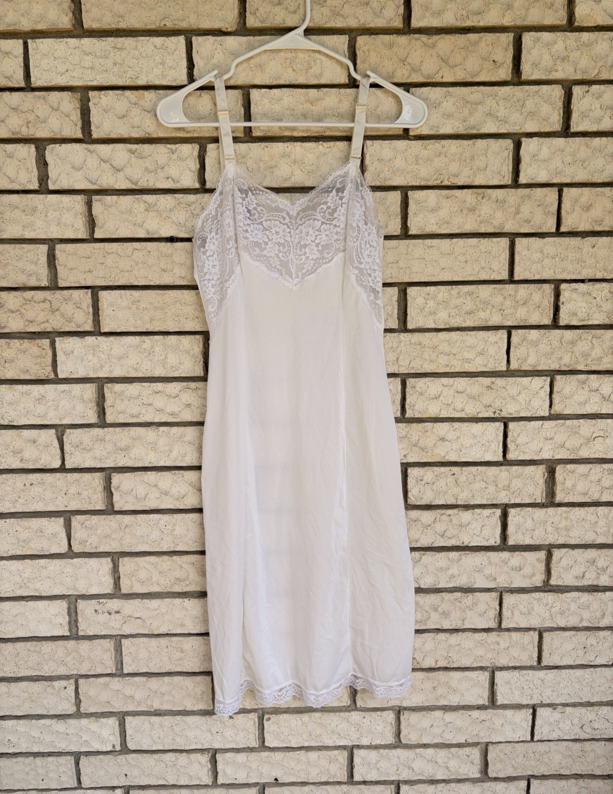 Wonder Maid 100% Antron Nylon White Lace Slip Size 32