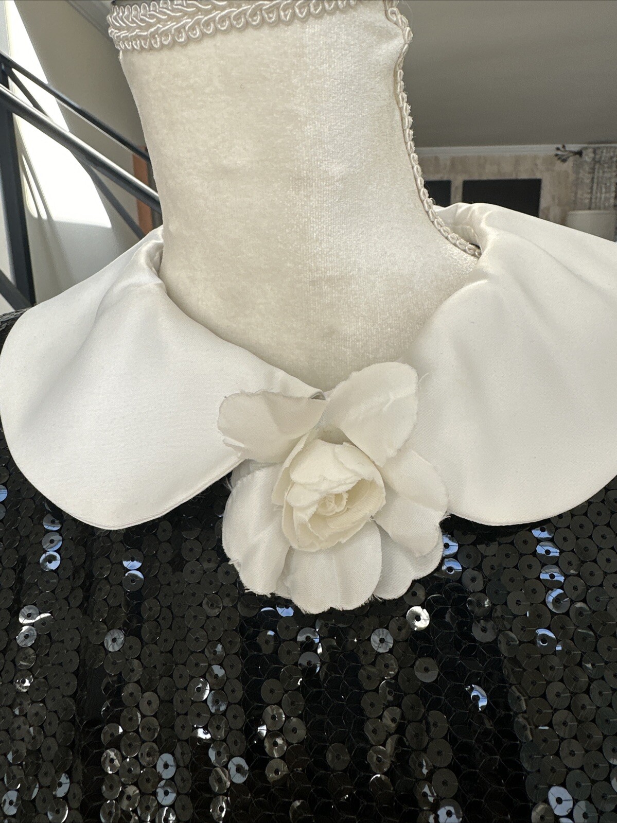 Jill Richards Chic 80s Black Sequined Sheath Dress White Collar & Rose 14 M