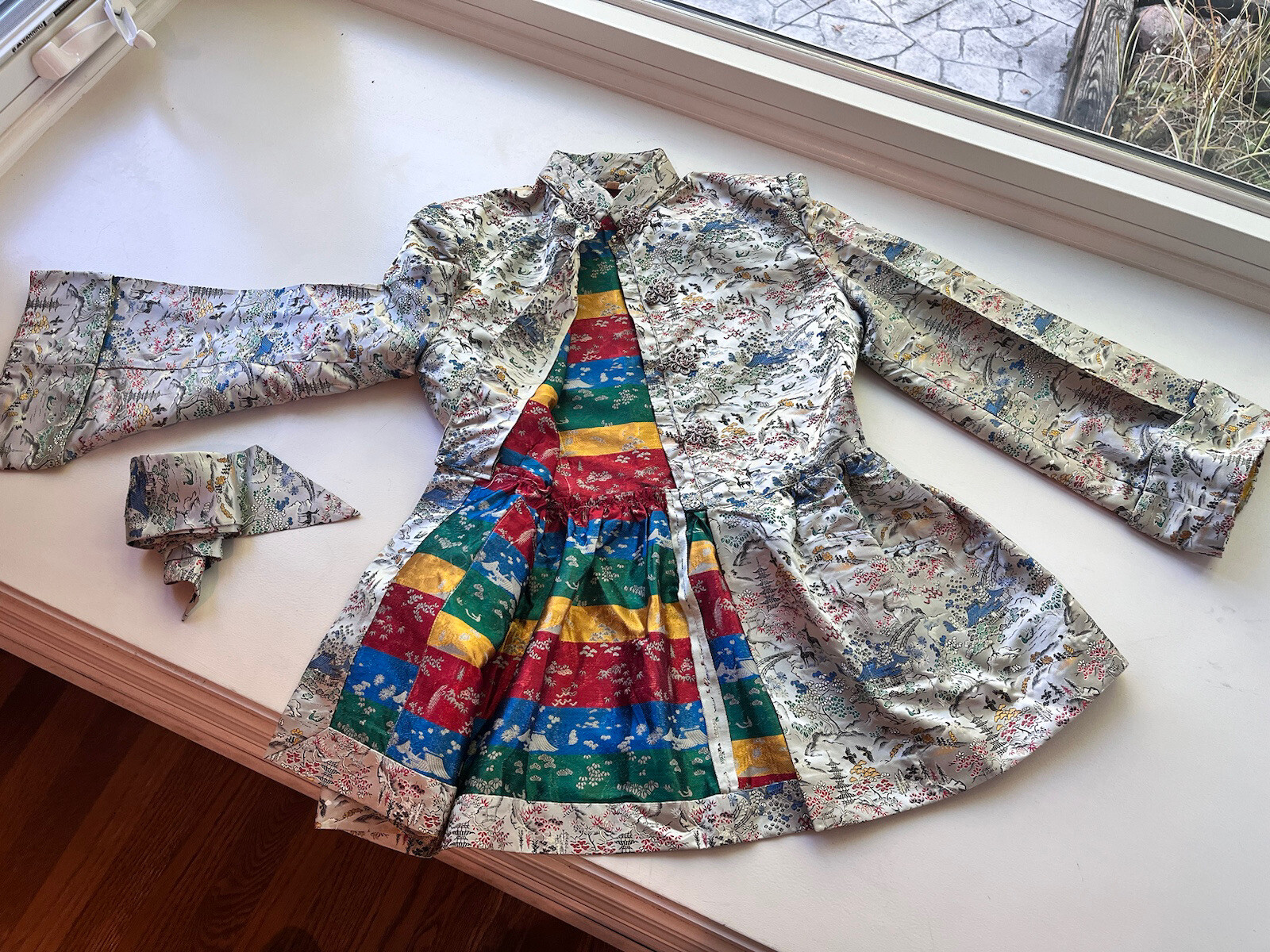 Vintage Silver Brocade Jacket Sun Bros. Yokohama Japan, Small, Perfect Condition