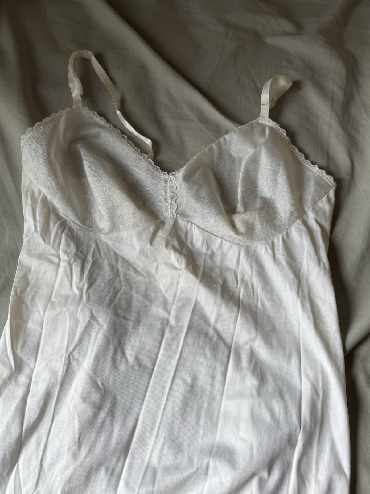 Vintage 60s Vanity Fair White Lace Adjustable Straps Nylon Slip 34 LL