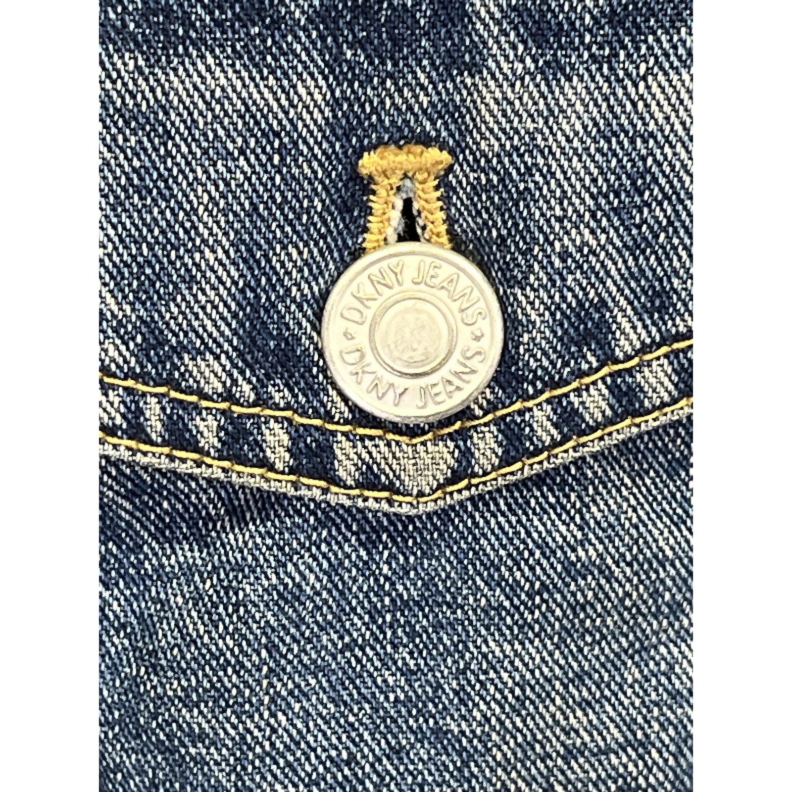 VTG DKNY Spellout Logo Womens’ Blue Jean Petite Button-Up Denim Jacket Size PM