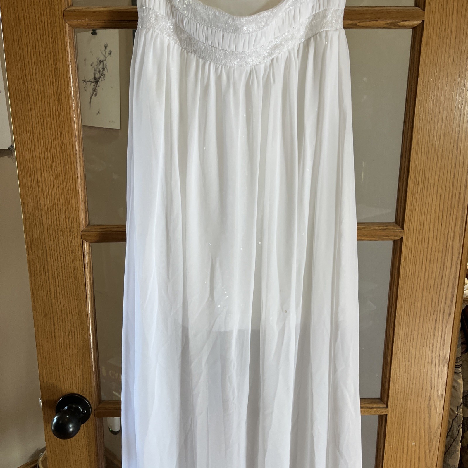 White Halter Neck Sleeveless Full-Length Wedding Dress 9/10 prom homecoming