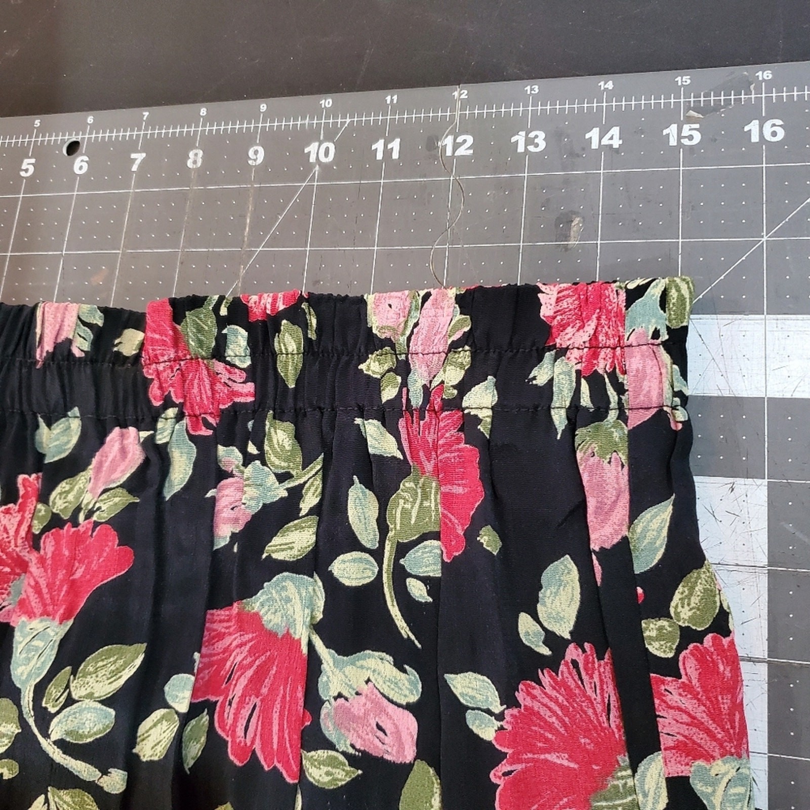 Vintage Carole Little Skirt Size 12 Black Red Floral 90s Below Knee Pencil
