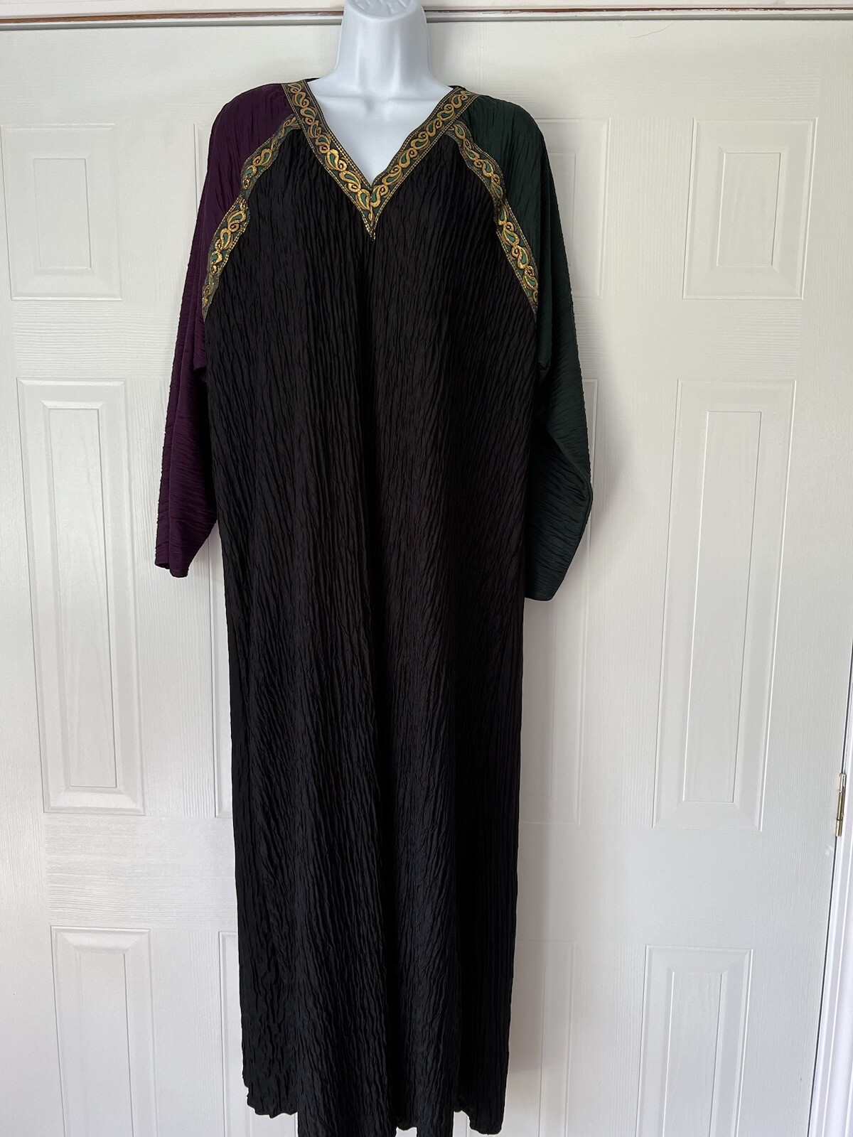 Avon Vintage Festive Caftan Women Size L/XL Black Purple Green And Gold Crinkle