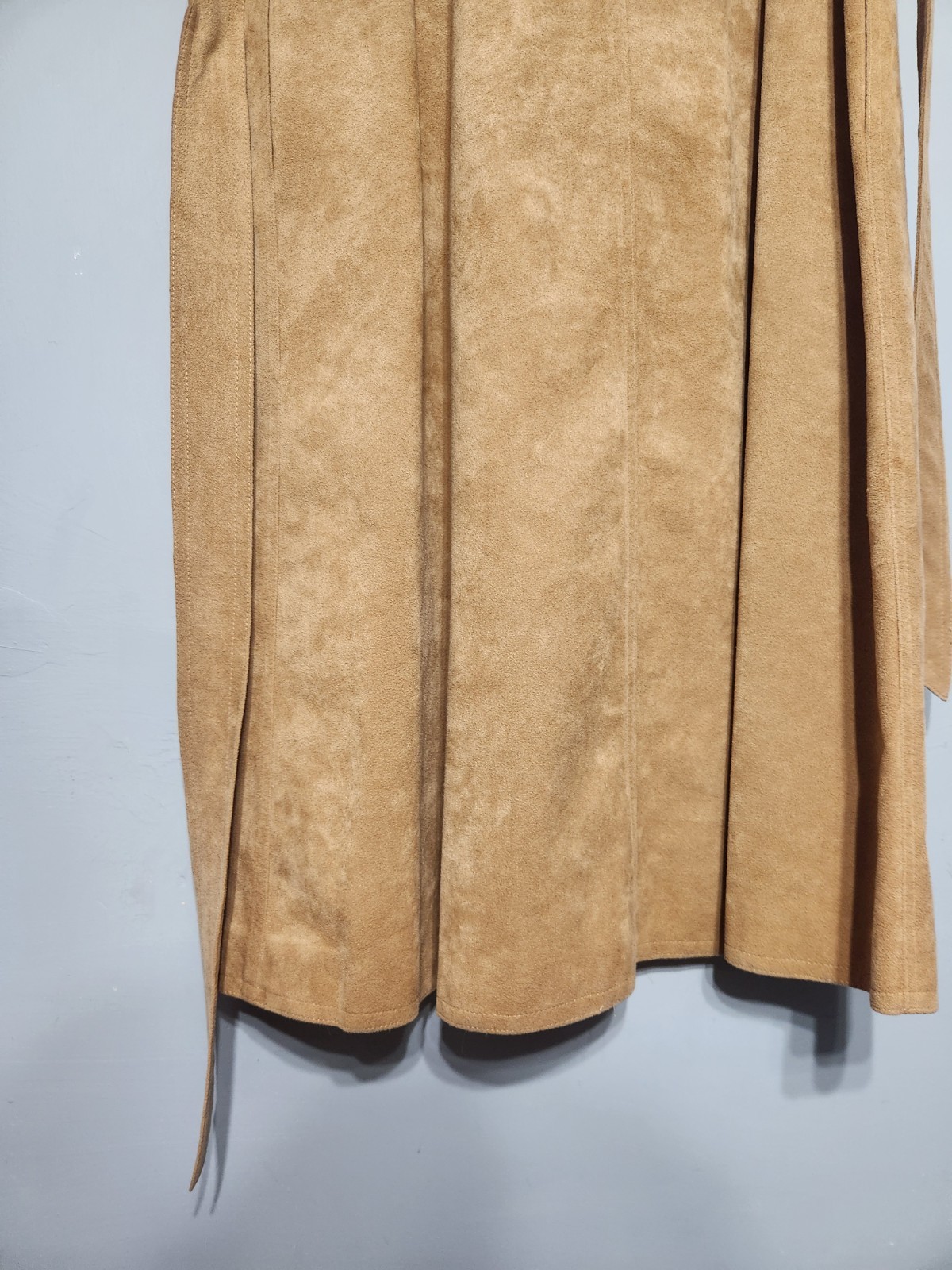 Vintage Gino Rossi Wilson Ultrasuede Tan Button, Belted Midi Dress. USA. Size 12