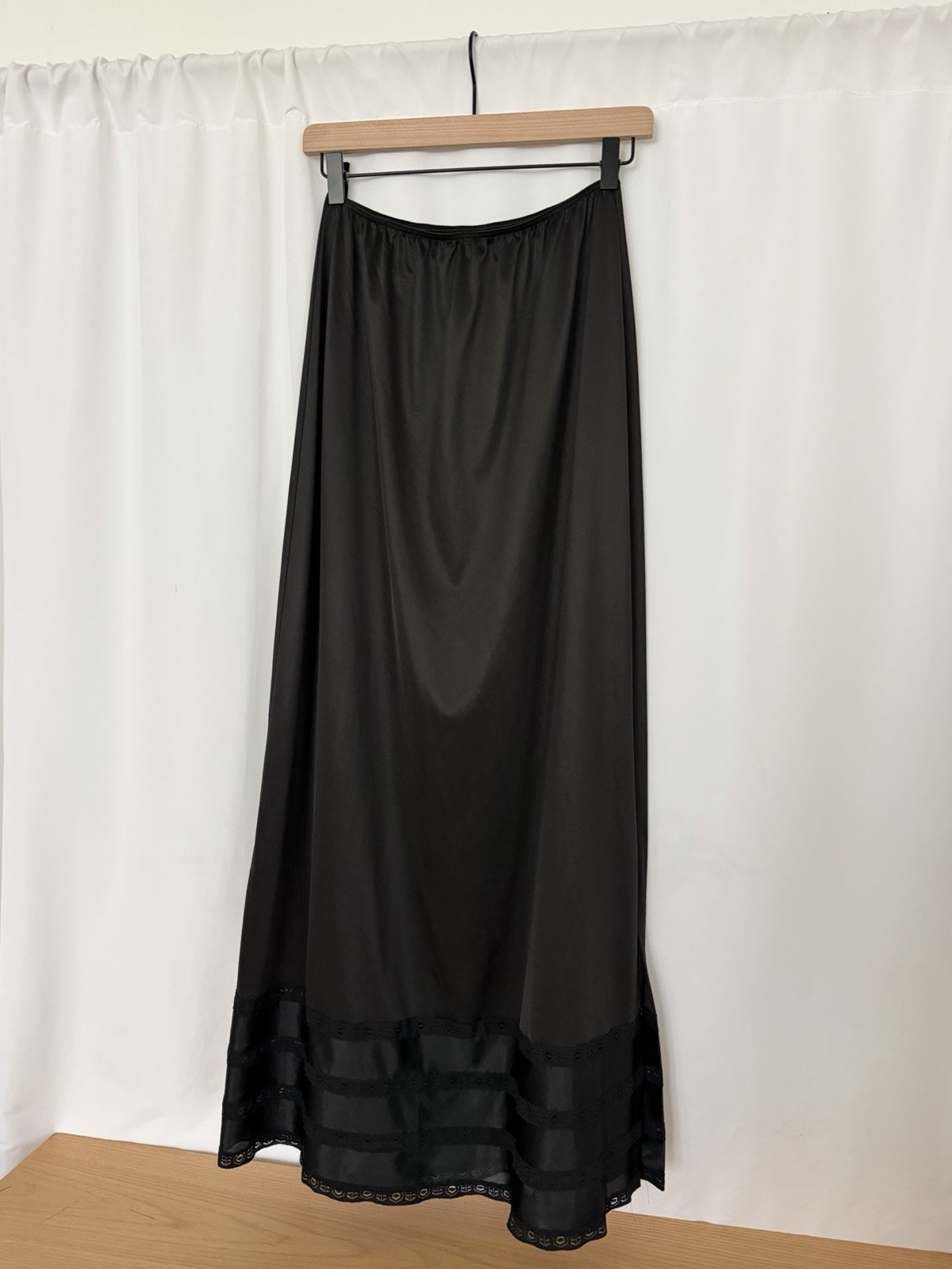 Vintage Black 'The Doesn’t Slip’ Lace detail Skirt Maxi slip Sz large