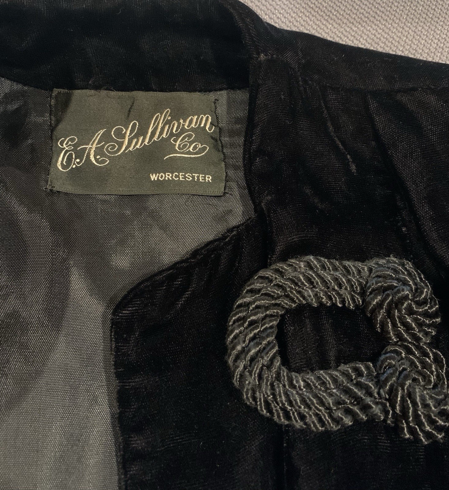 Vintage 1940s Black Velvet Opera Cape Size L/XL EA Sullivan & Co Worcester Mass