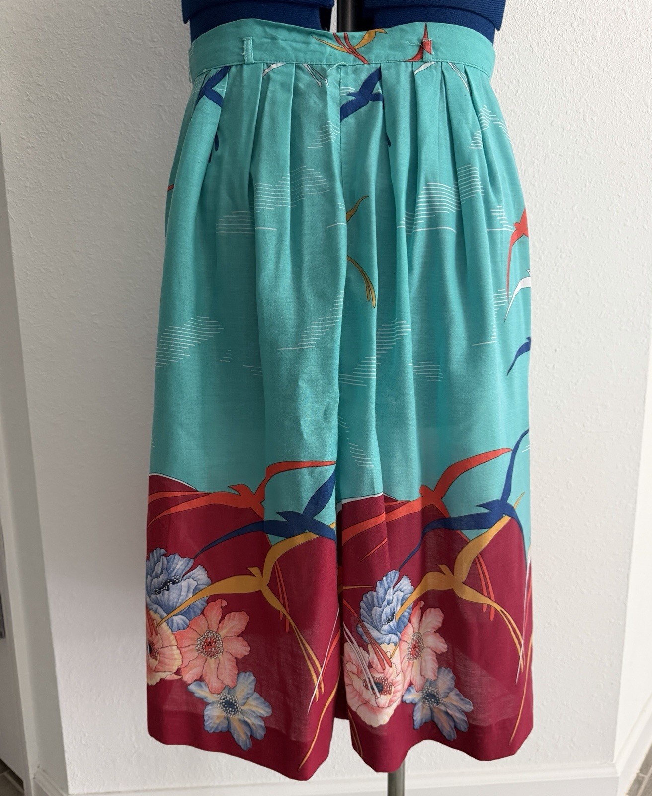 Vtg 70’s Women’s High waist Skirt Size 28 Waist Small Birds Flowers Hippie Boho