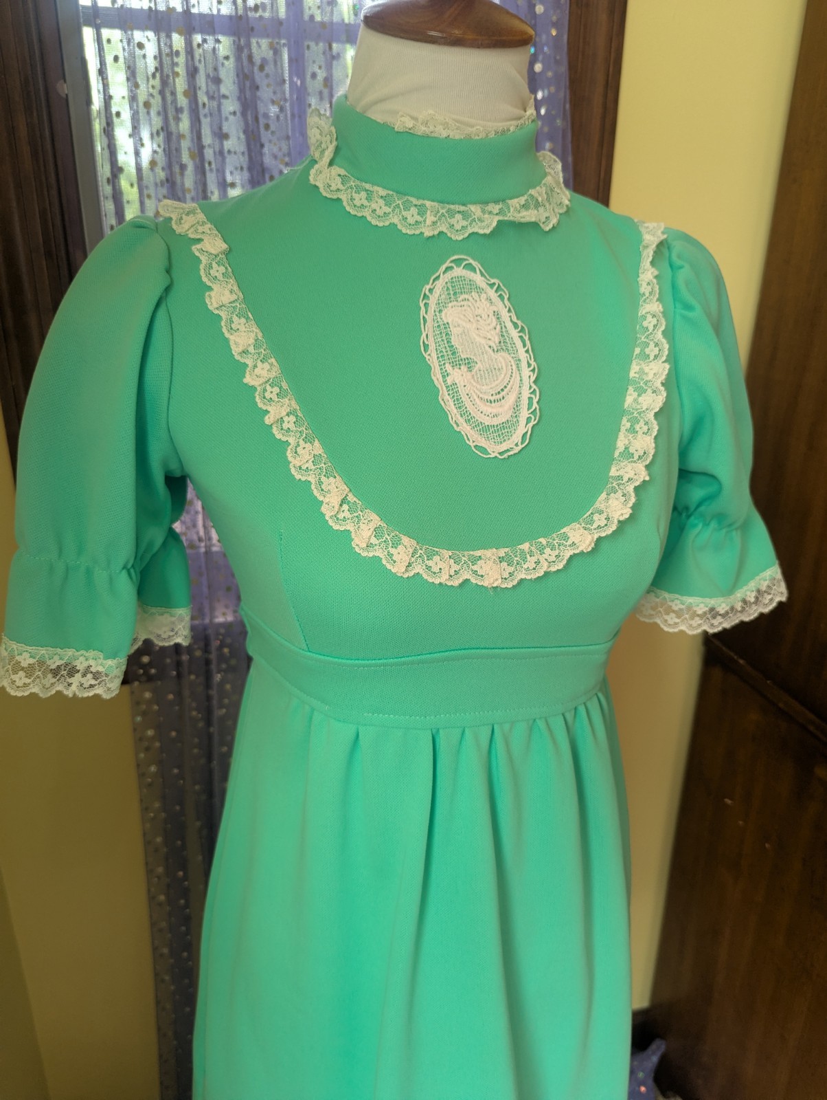 Vintage 70’s Victorian Cameo Mint Green Polyester Puff Sleeve Mini Dress Size XS