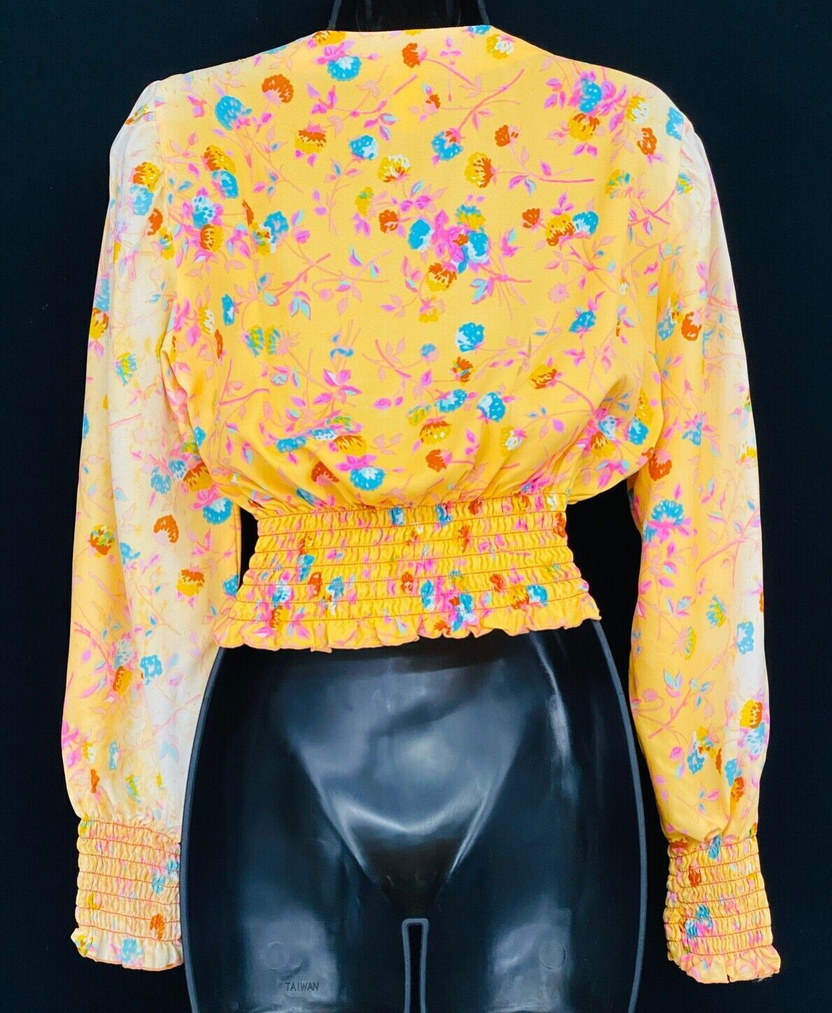 Vintage 1970s yellow floral crop top blouse, smocking stretch boho long sleeve