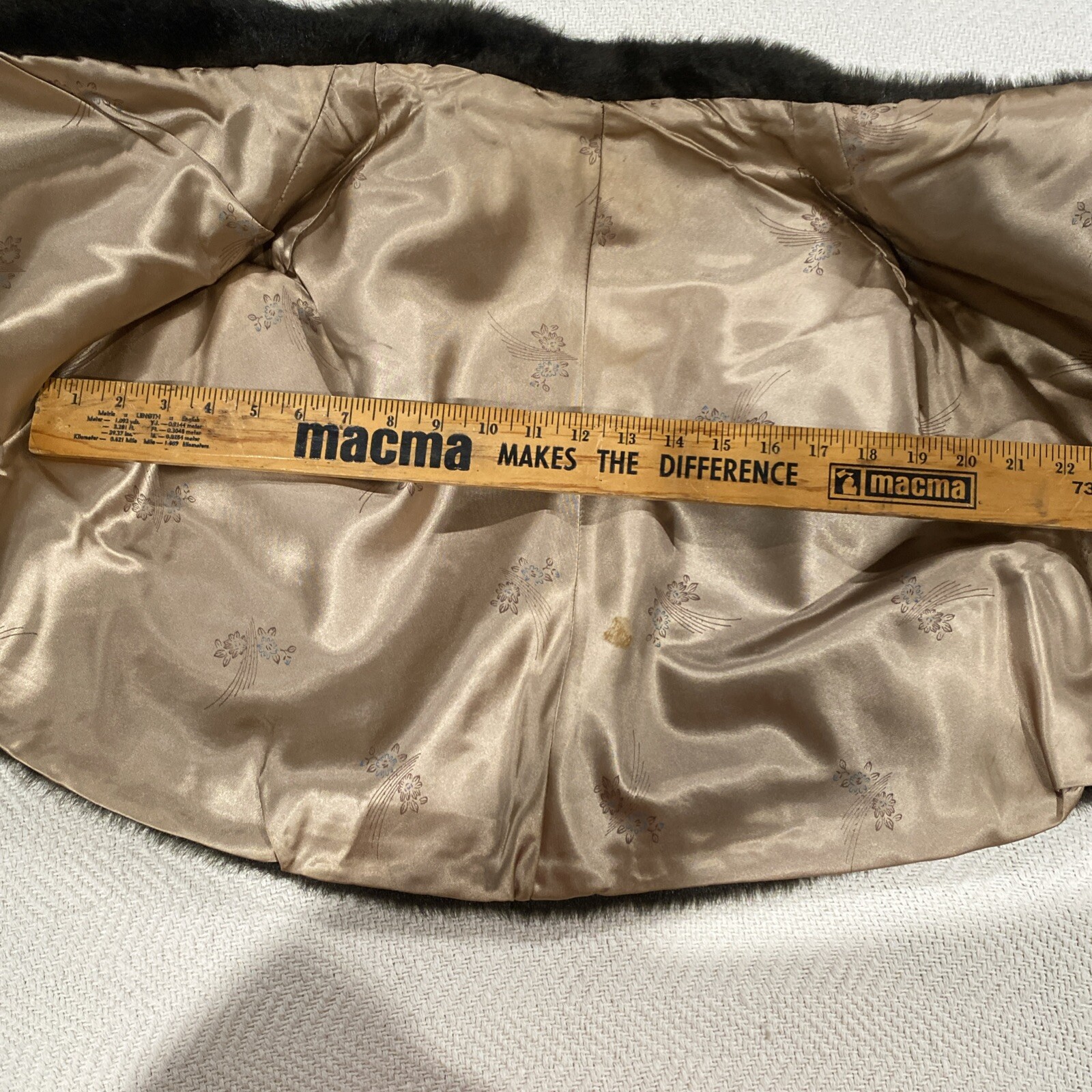 Regina Glenara by Glenoit Vintage Brown Faux Fur Wrap Shrug – Stiff