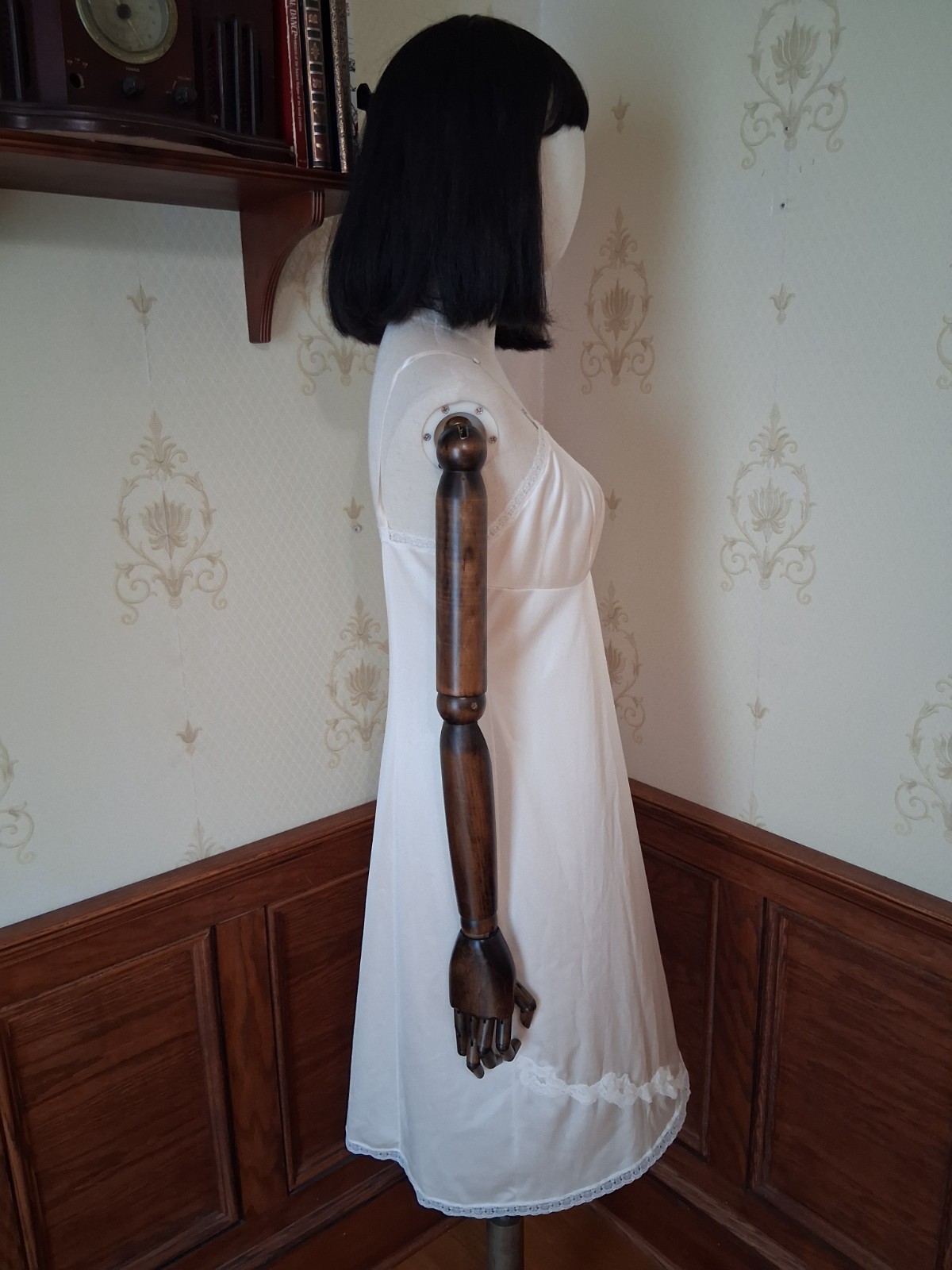 Vintage 1970s Vanity Fair Ivory Lace Trimmed Coquette Cottagecore Slip Dress