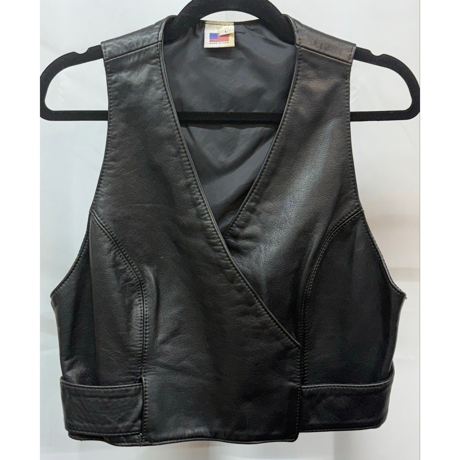 VTG Made in USA Black Leather Wrap Snap Vest Biker Rock Sz L-Runs small PTP 17″