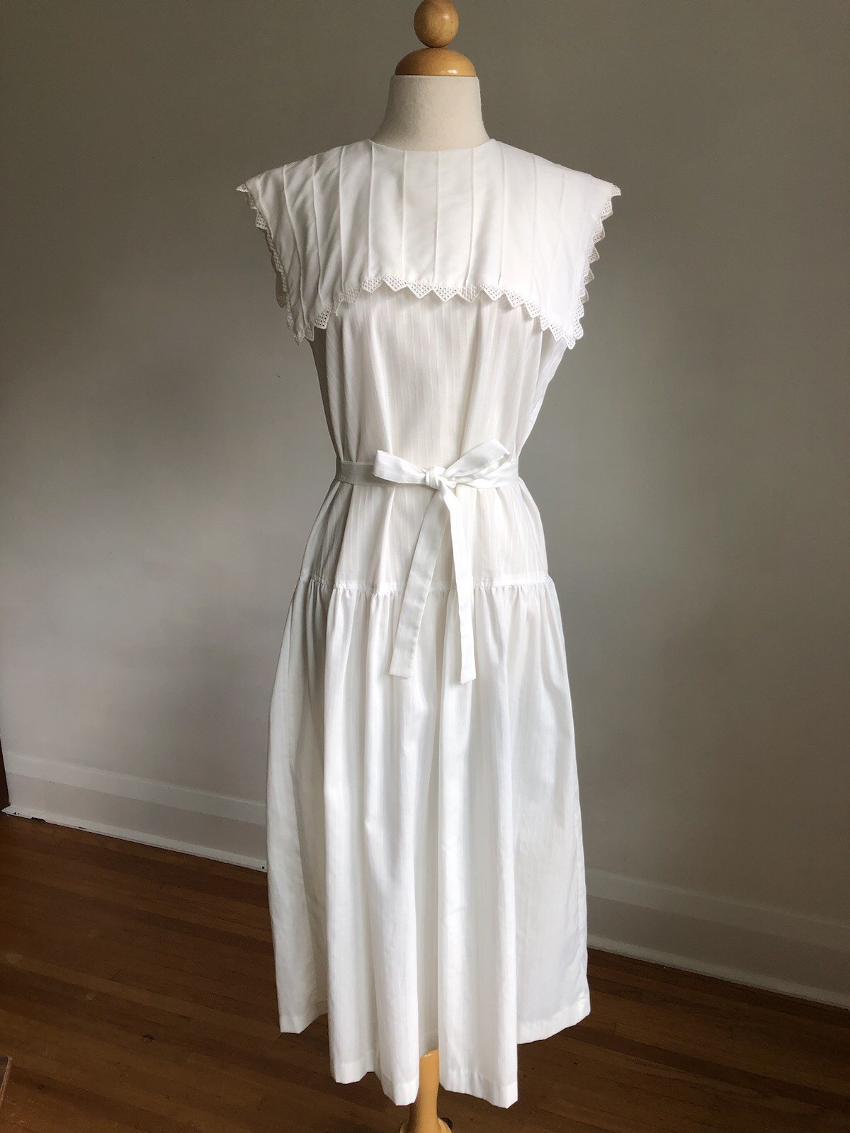 STUNNED VTG ISLE OF CAPRI Dallas White Cotton Drop-waist Prairie Day Dress M/L