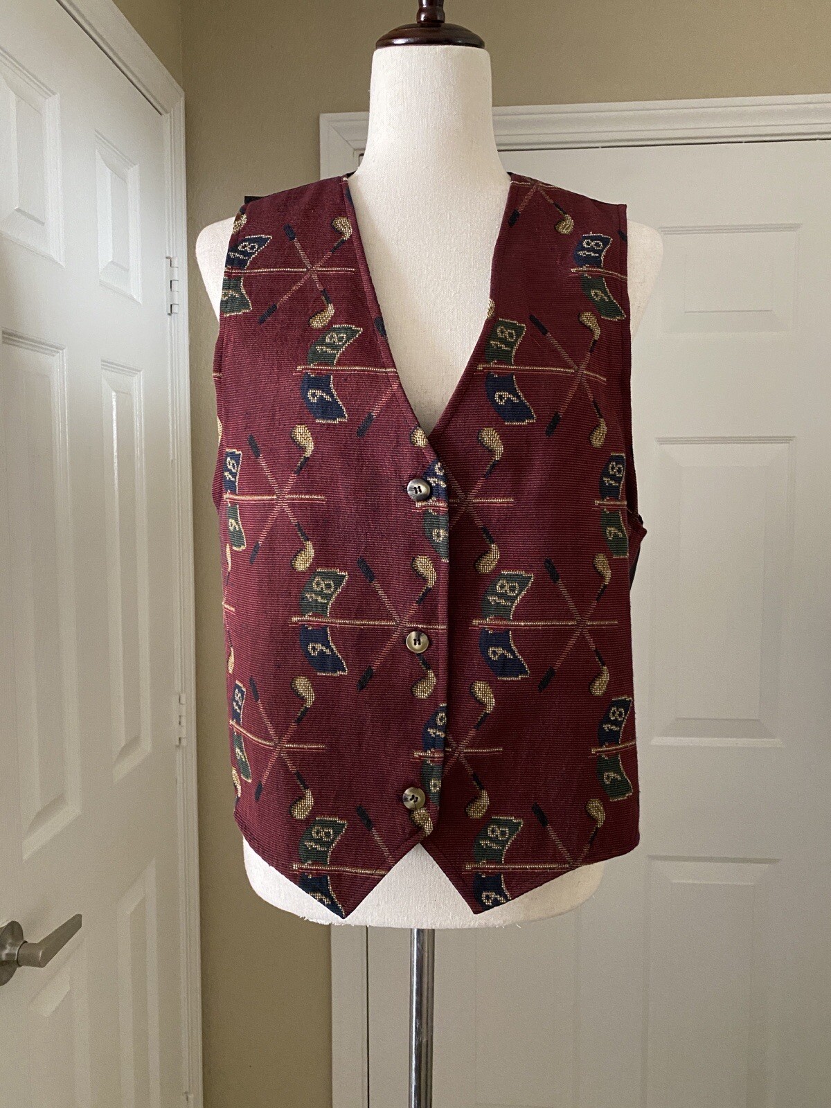 VRG Sport Vest Mens Size Medium Golf Theme Button Front Maroon