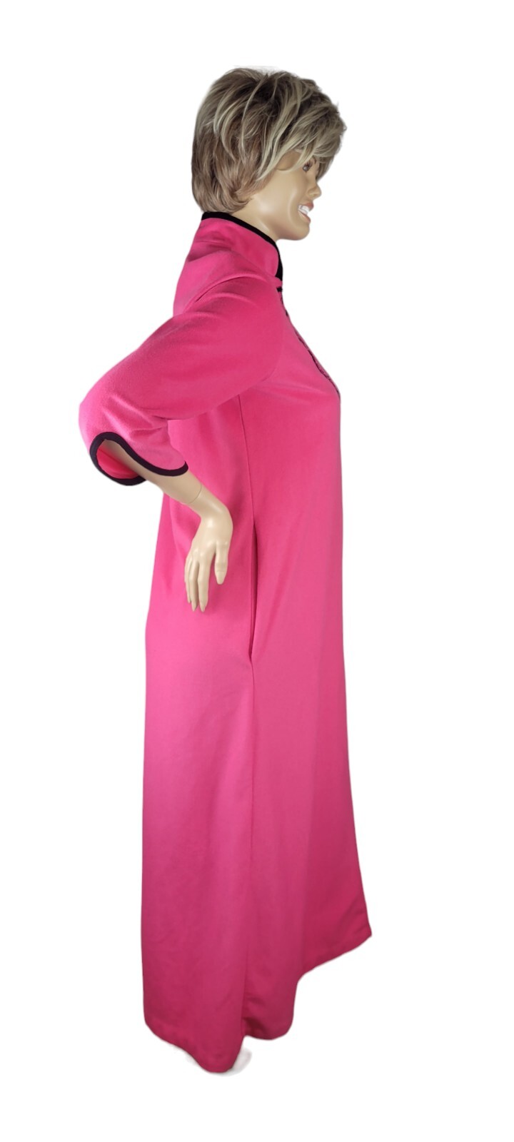 Vintage Madison Avenue by Plaza 9 Pink & Black Asian Motif Zip Robe Medallion