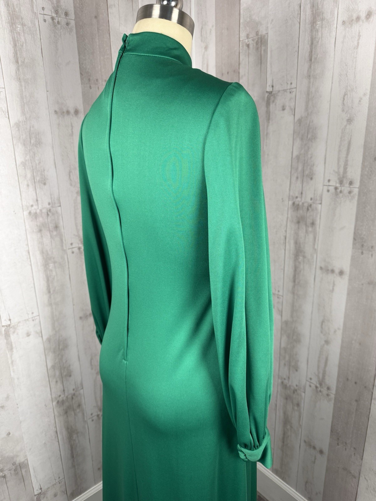Vintage 1970s MOD Emerald Green Maxi Gown Elegant Poly Retro Size L/12