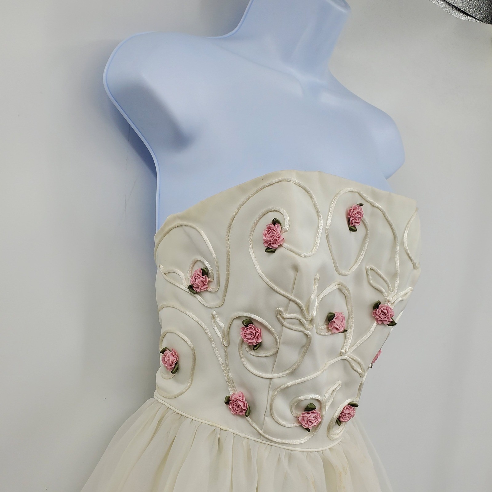 Vintage Mike Benet Formals Strapless Floral Ribbon 3D Rose Gown Dress 8 Coquette