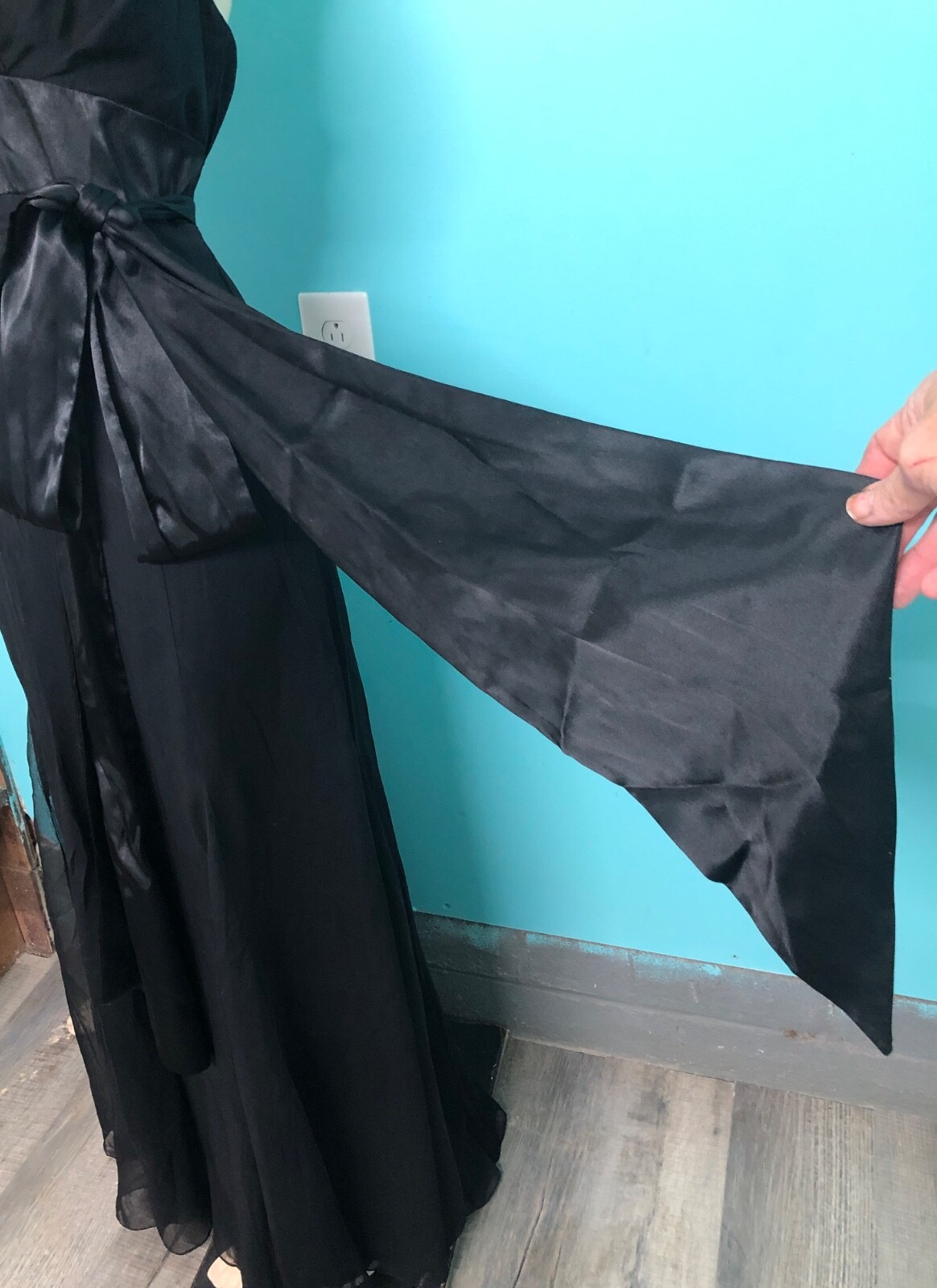 VTG Y2K WATTERS/WATTERS Black Halter Chiffon Satin Mermaid Evening Formal Gown~8