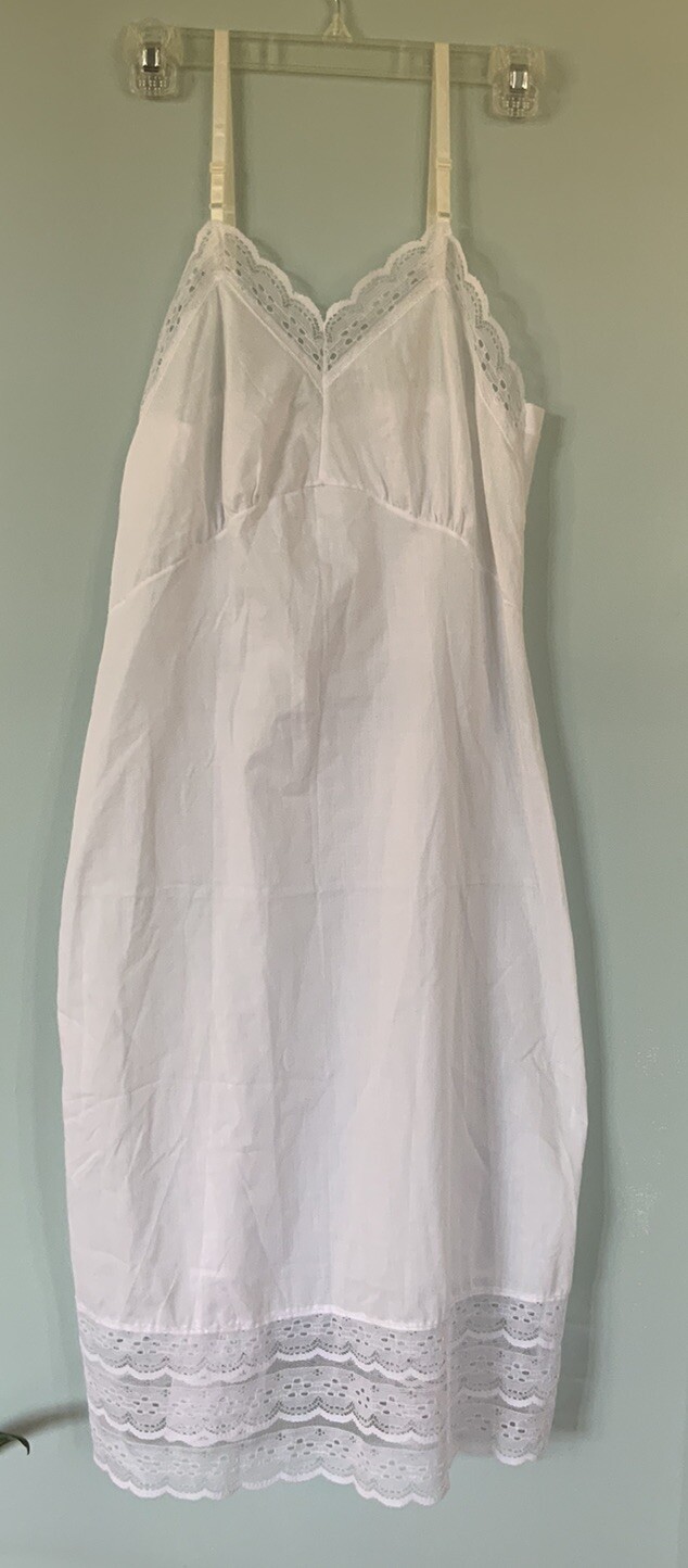 VTG Figurfit by Indera Size 34 White Poly/Cotton W/ Lace Full Slip Babydoll