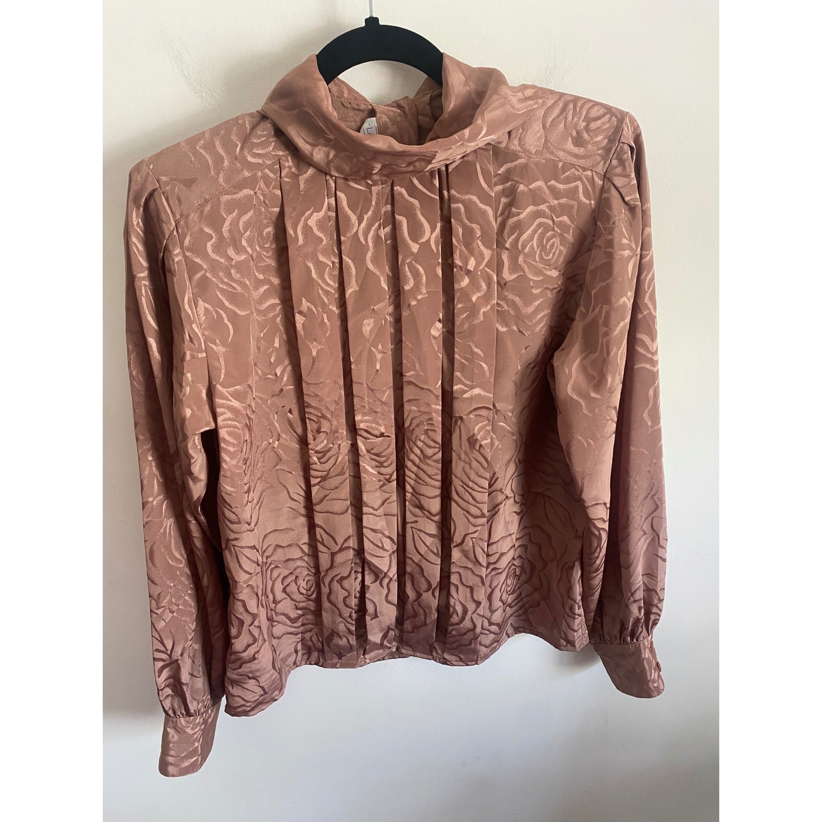 Laura and Jayne Vintage Tan Floral Jacquard Mock Neck Pleated Blouse
