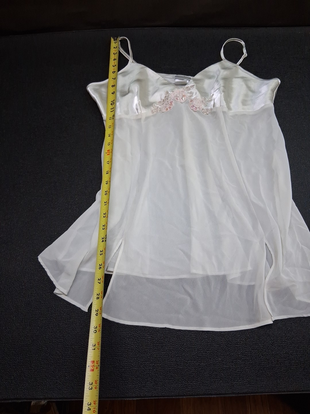 Secret Treasures Women Size XL Creamyy White Satin Floral Cami Sleepwear Shirt