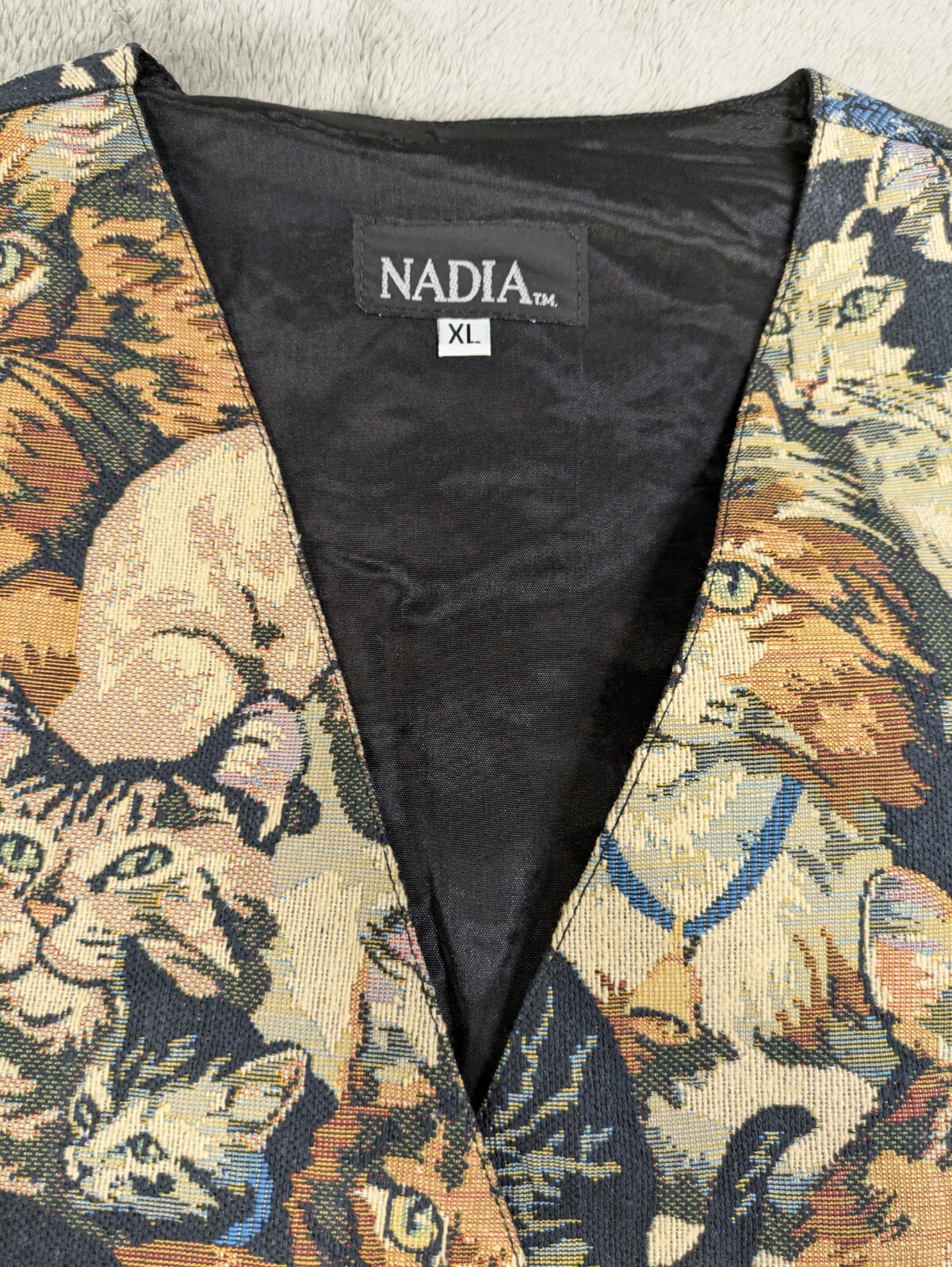 Vintage Nadia Embroidered KITTY CATS Tapestry Women’s XL Grandmacore Vest NEW v2
