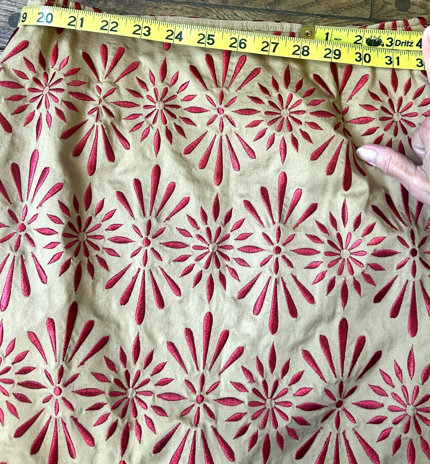 Vtg Talbots Pencil Skirt 100% Cotton Tan w/ Red Embroidery Floral, Lined, 4-UEC