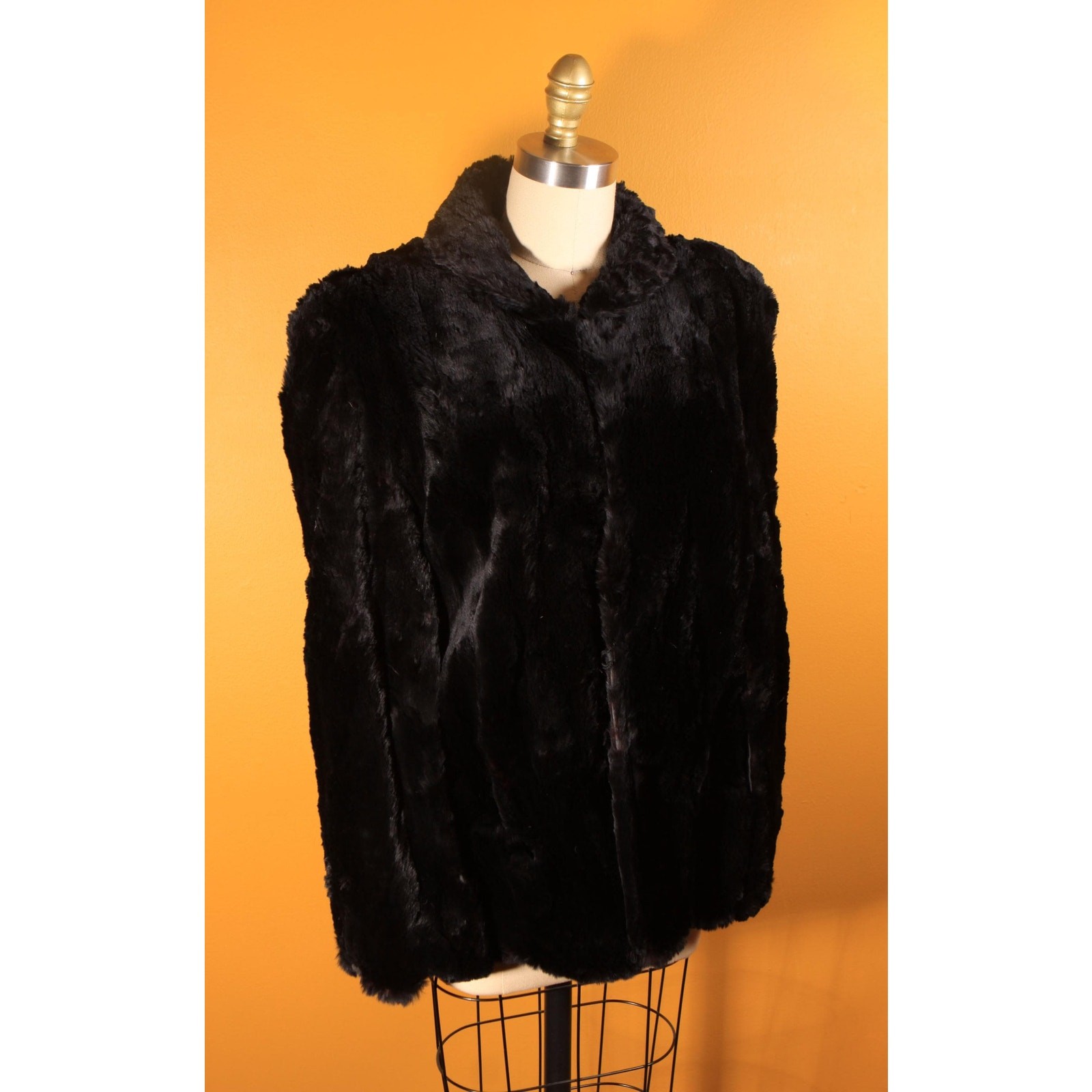 1940s Sheared Black Beaver Fur Cape by McDaniel’s -M-L