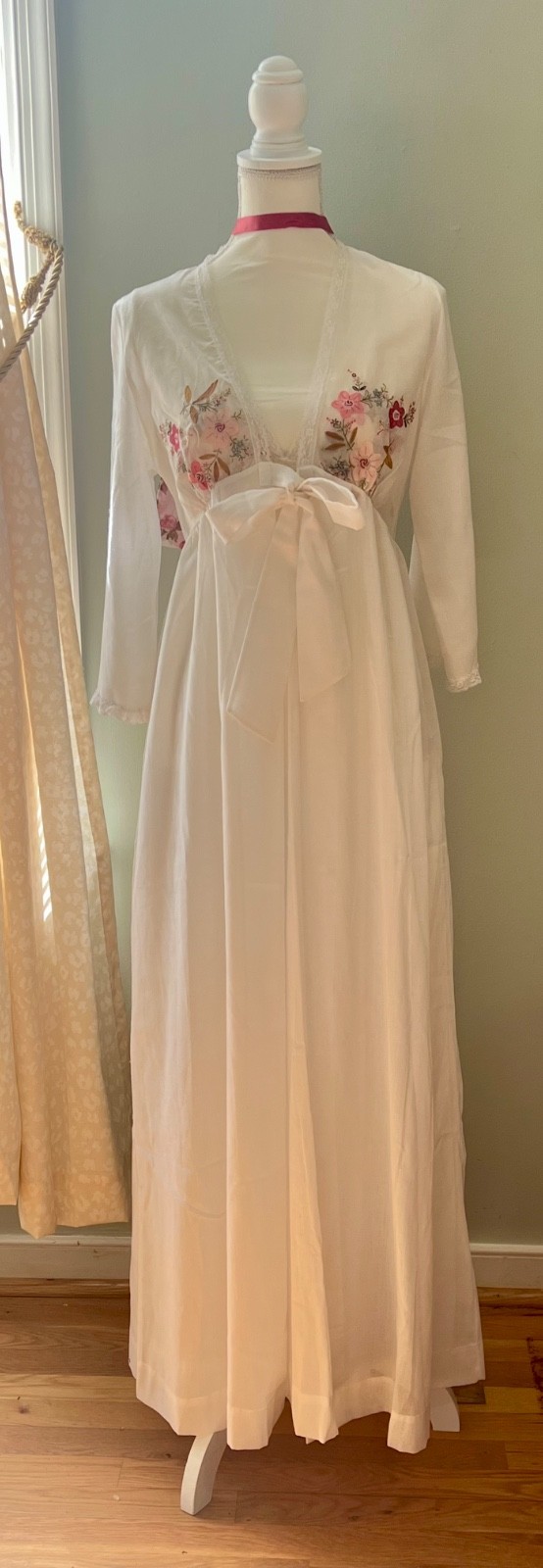 Vintage Iris Full Length Gown & Robe w/ Embroidery + Jacques Heim Bag