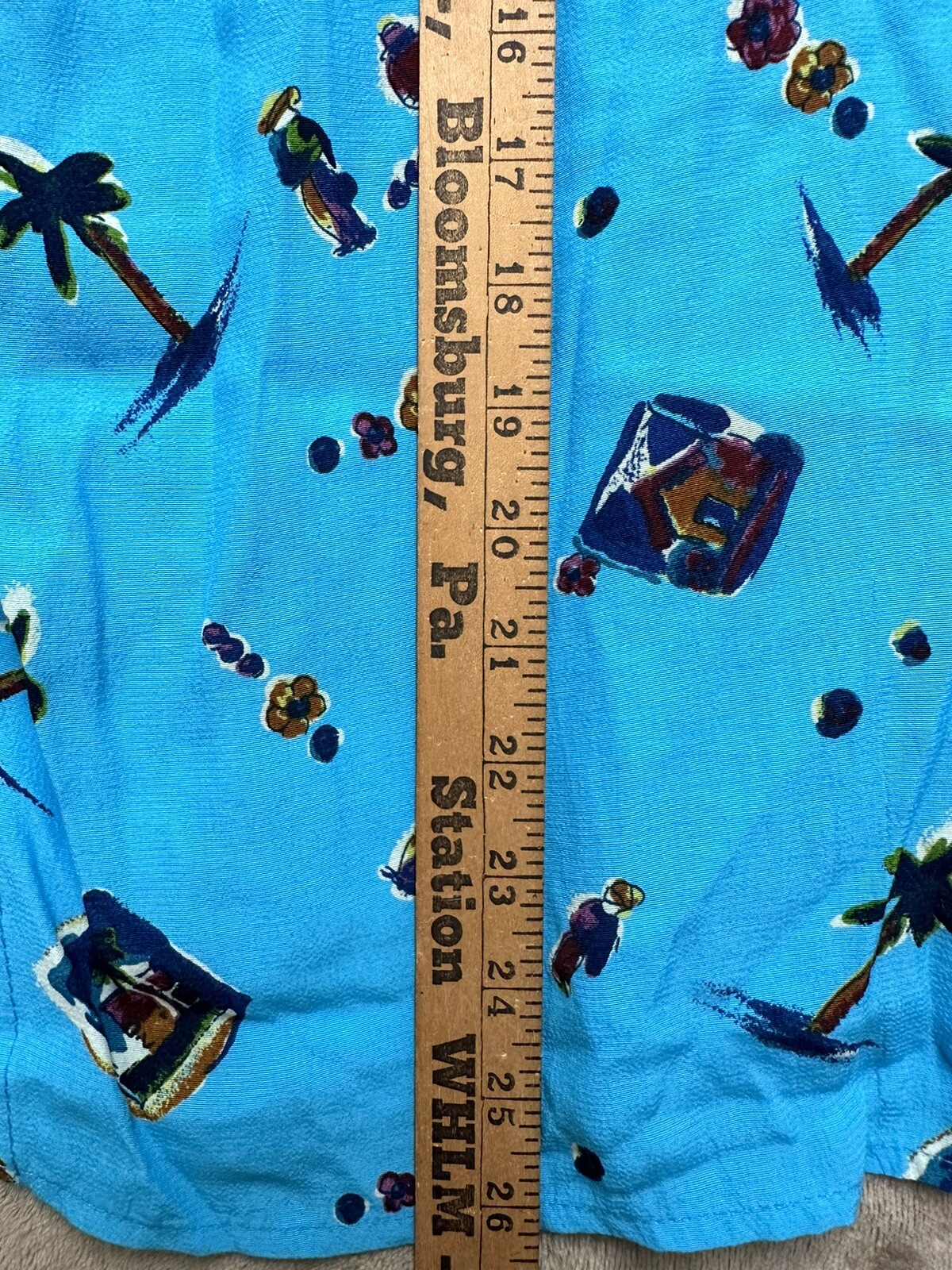 VTG 80s womens SA designs Hawaiian palm tree Button Down Shirt made in USA Blue