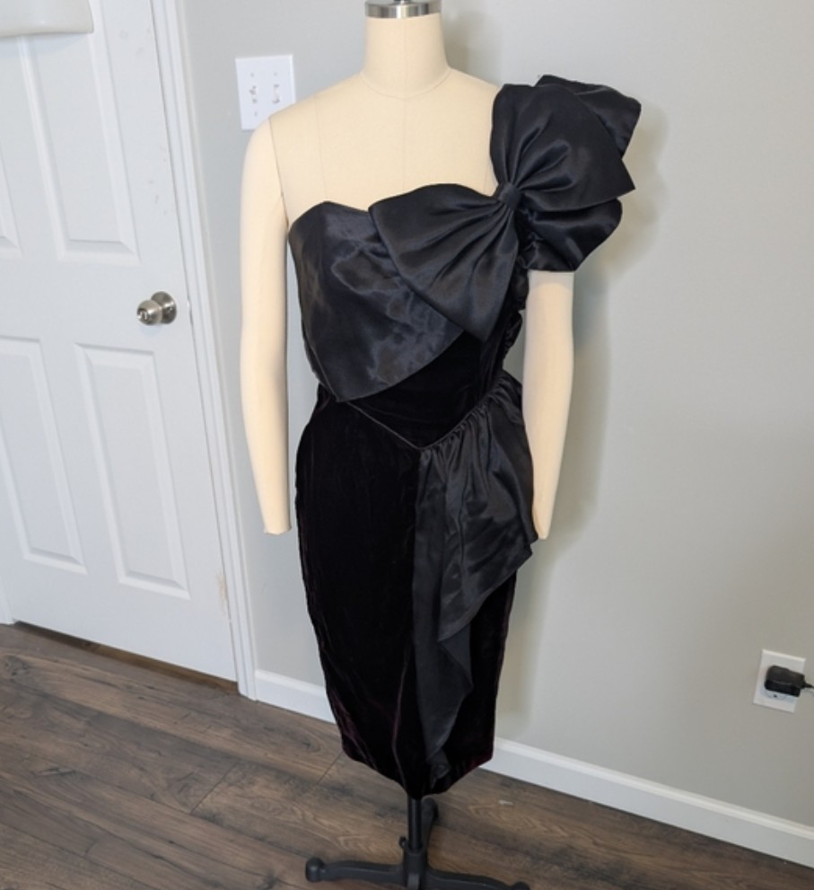 David Howard Karen Okada Vintage Black One SHOULDER Bow Velvet Midi Dress 6