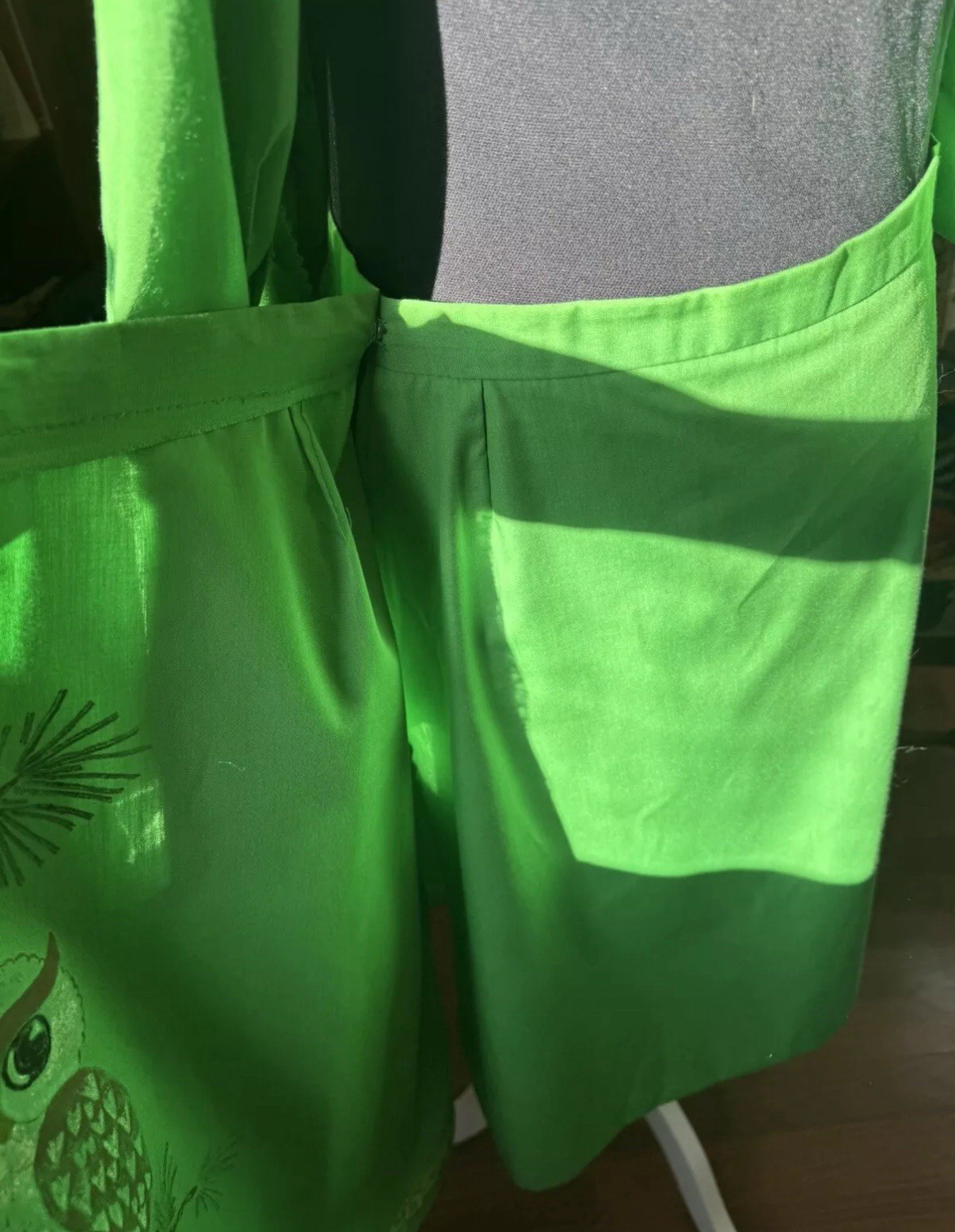 Vintage 40s-50s Handpainted Handmade Owl Apple green Women’s Skirt Suit By Doris