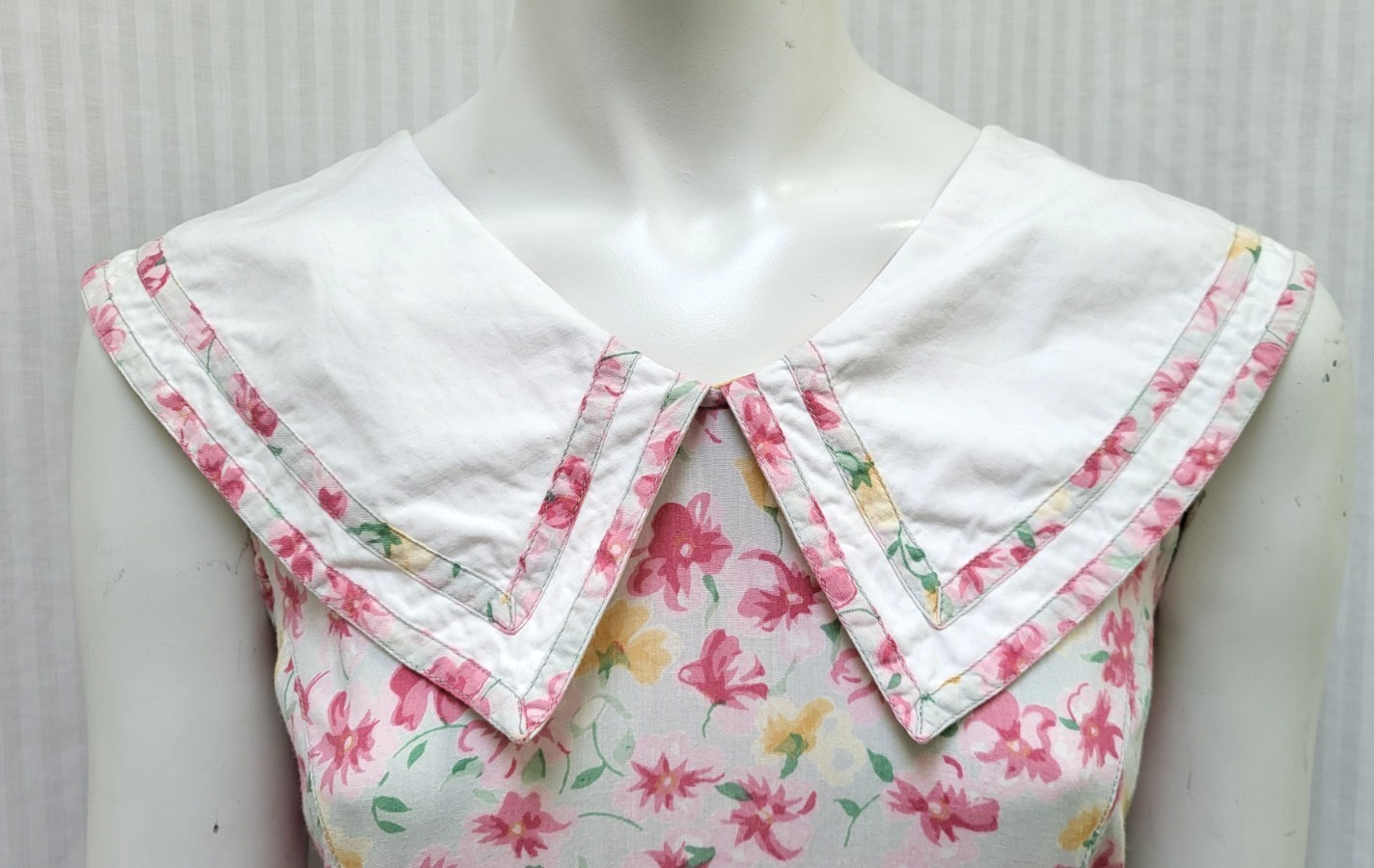 Vintage Passports of Pier 1 Imports Pink Floral Button Back DRESS – Size XS
