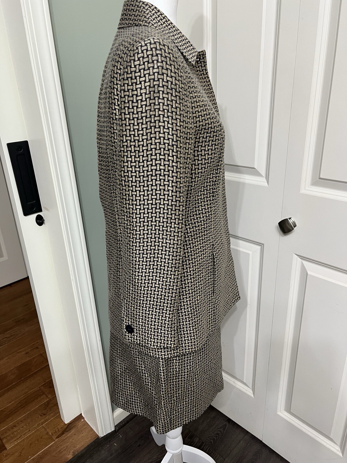 VTG Dana Buchman Black/Gold Geometric Pattern 2pc Jacket Sz Skirt Sz10P Suit