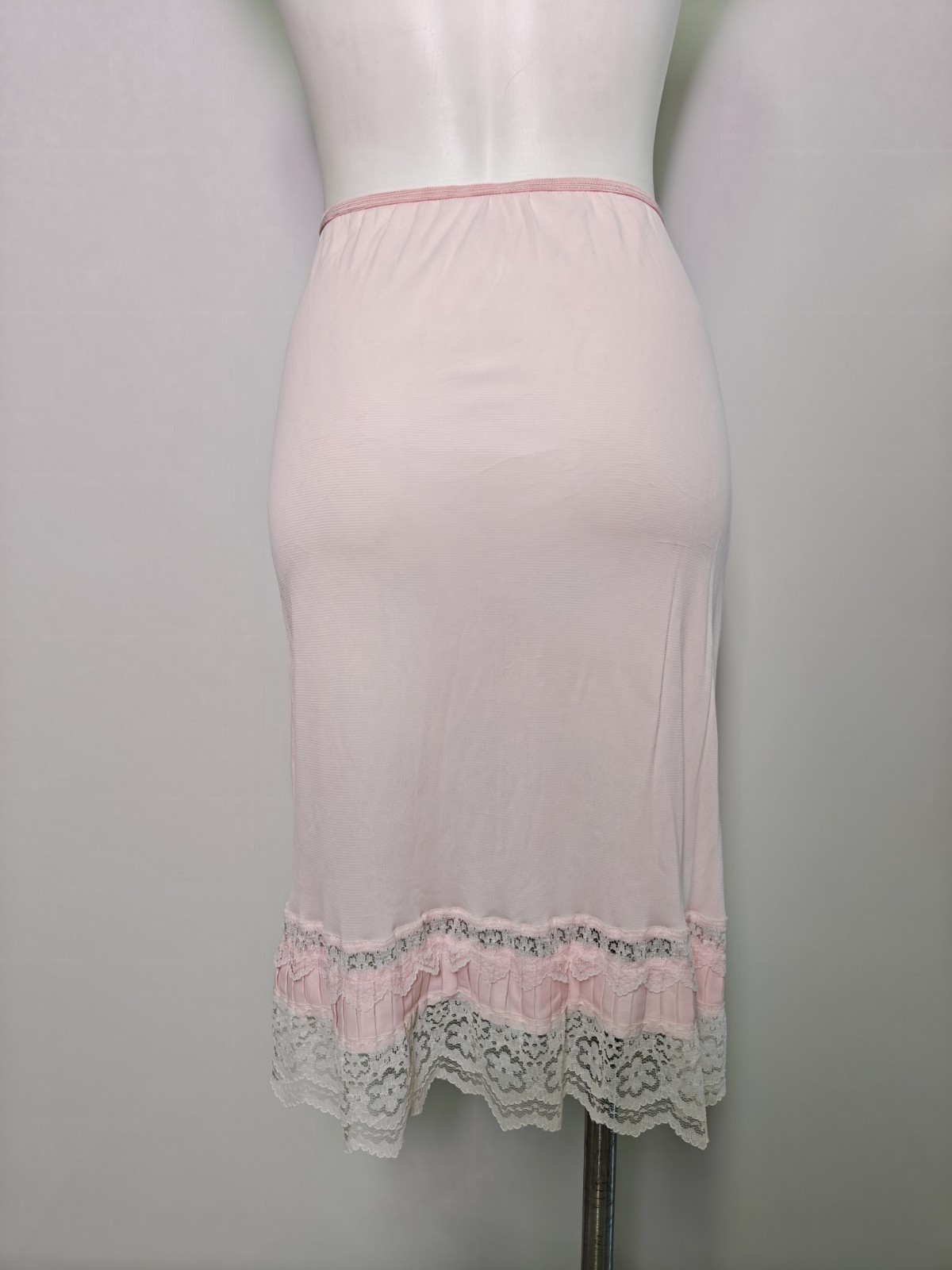 Vintage Pink Half Slip Skirt The Lace Inset & Pleated With Lace Hem Medium