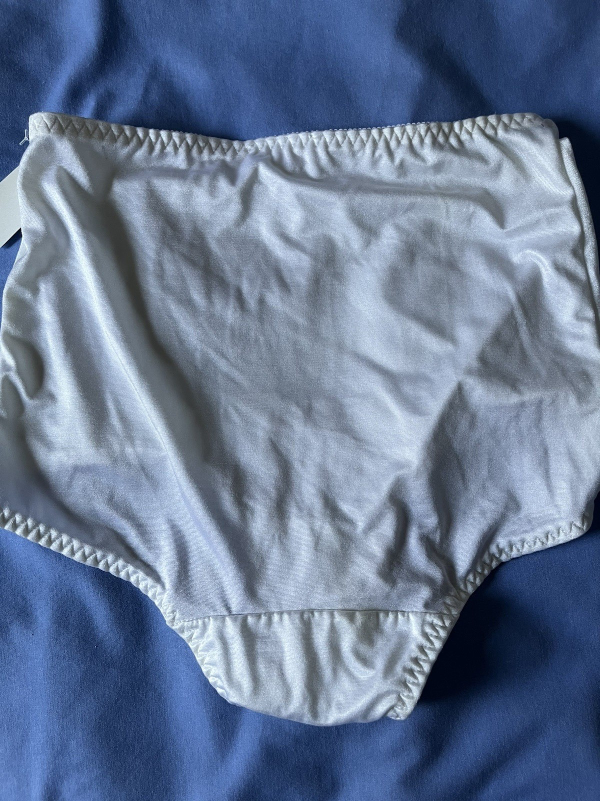 NWT Vanity Fair VTG Whispersoft Perfectly Yours style 1771, white size 9/2XL