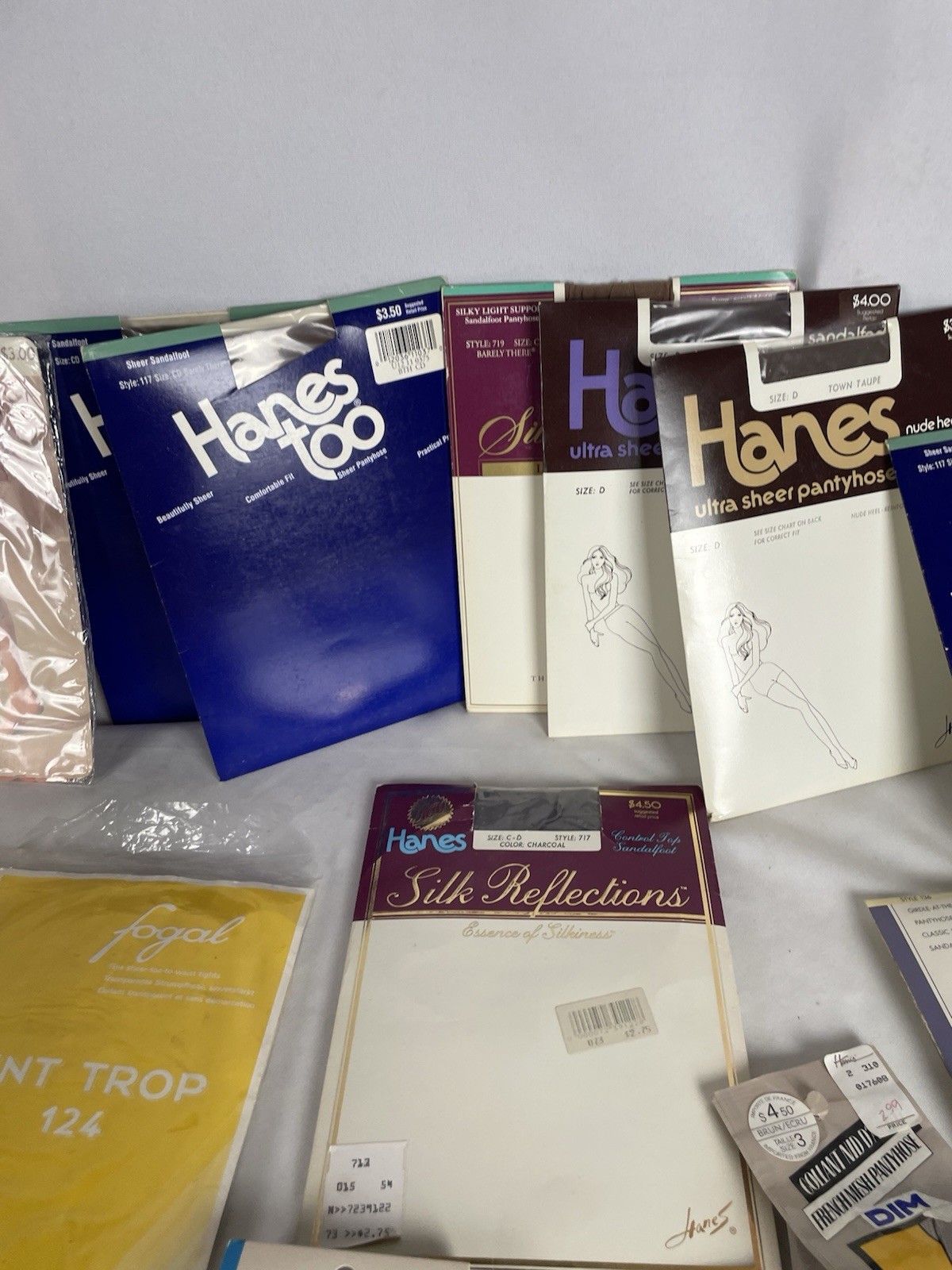 16 PAIR VINTAGE PANTYHOSE! ASSORTED BRANDS/COLORS/SIZES! HANES/PANTY-COMBO/SHEER