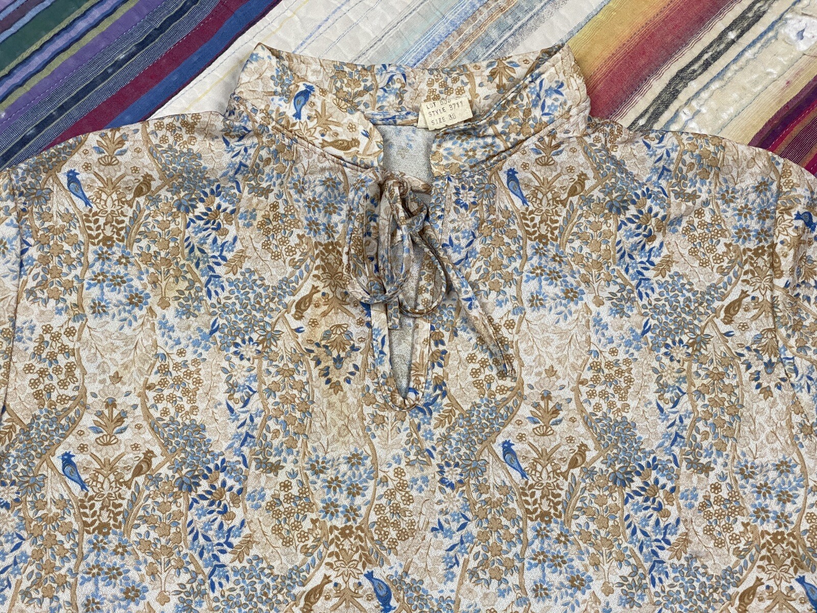 Vtg 70s Retro Disco Era Blouse Vines Birds Tan Blue Womens Size 38 Tie At Neck