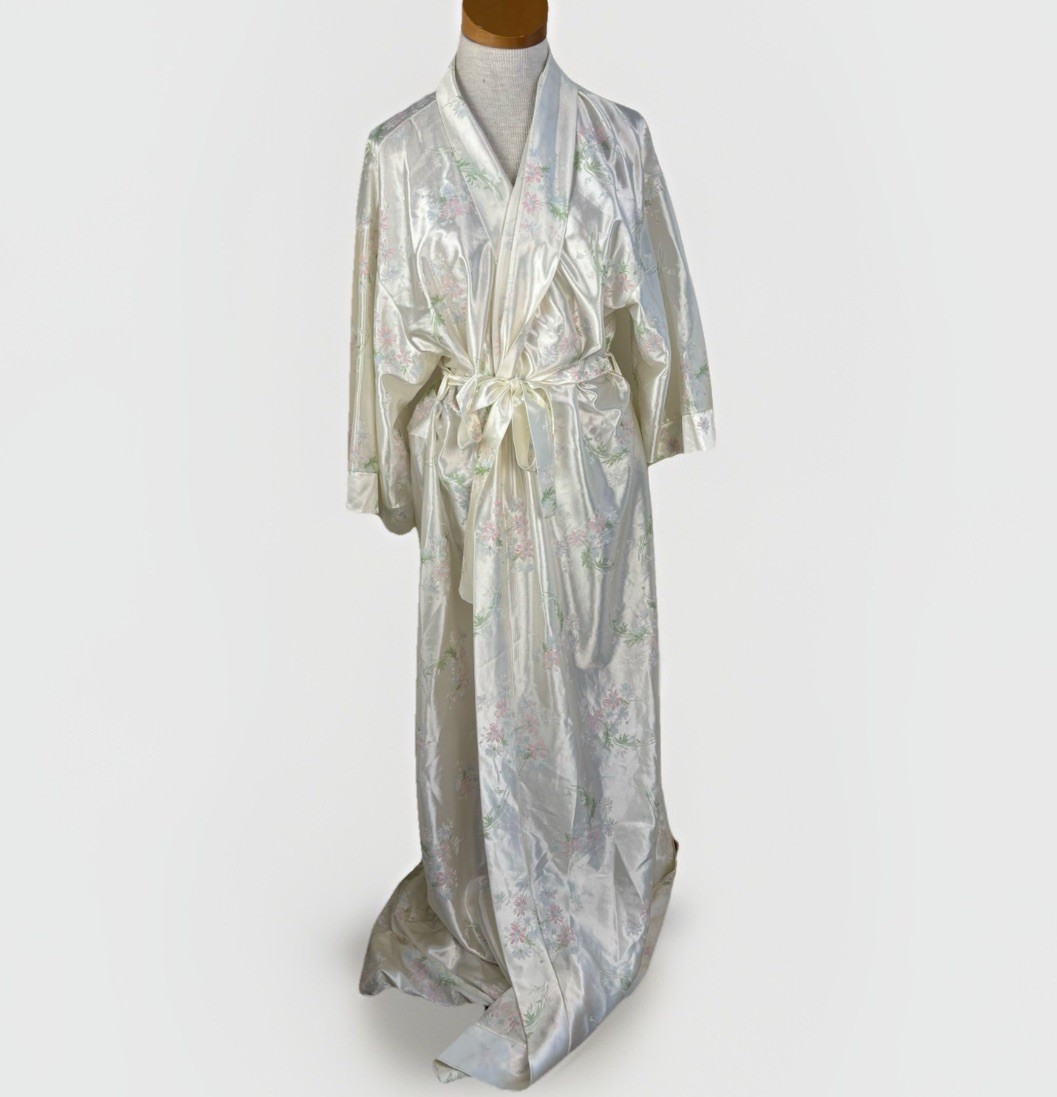 Jenelle Of California Robe Floral Satin One Size White Ivory