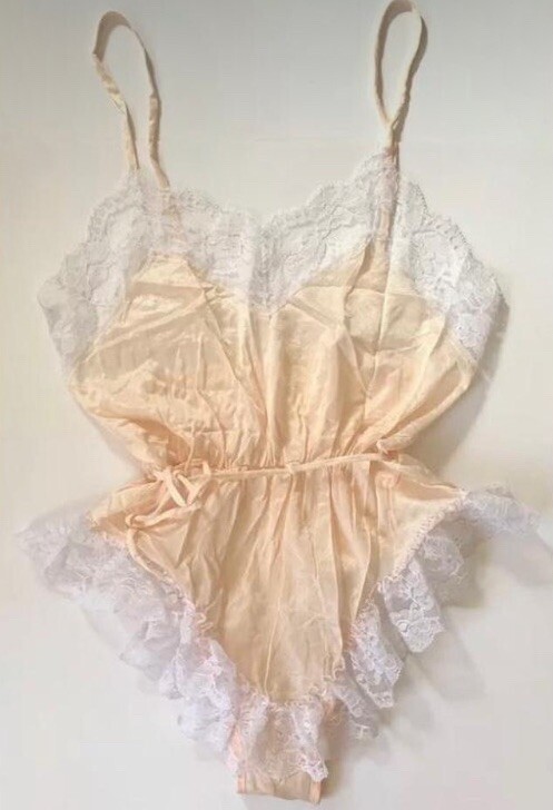 Vtg lace Lingerie Womens