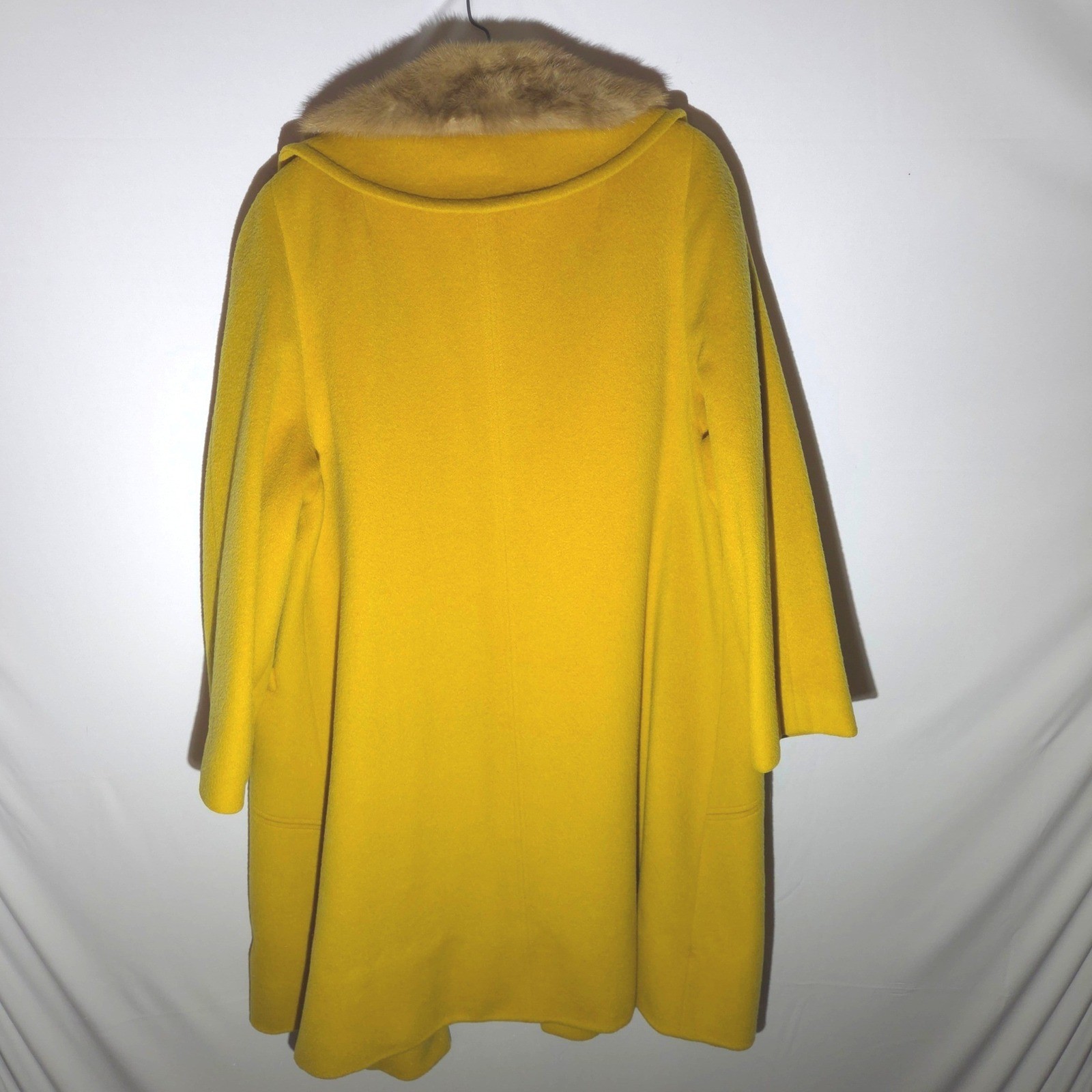Vintage Kerrybrooke Sears Mustard Yellow Fur Collar Dble Breasted Coat 44 Chest