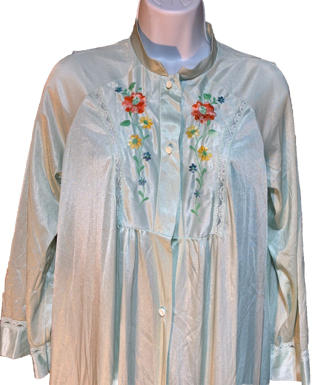 VTG Sears Mint Green Embroidered Flowers Silky Robe Size Small 32-34 READ USA