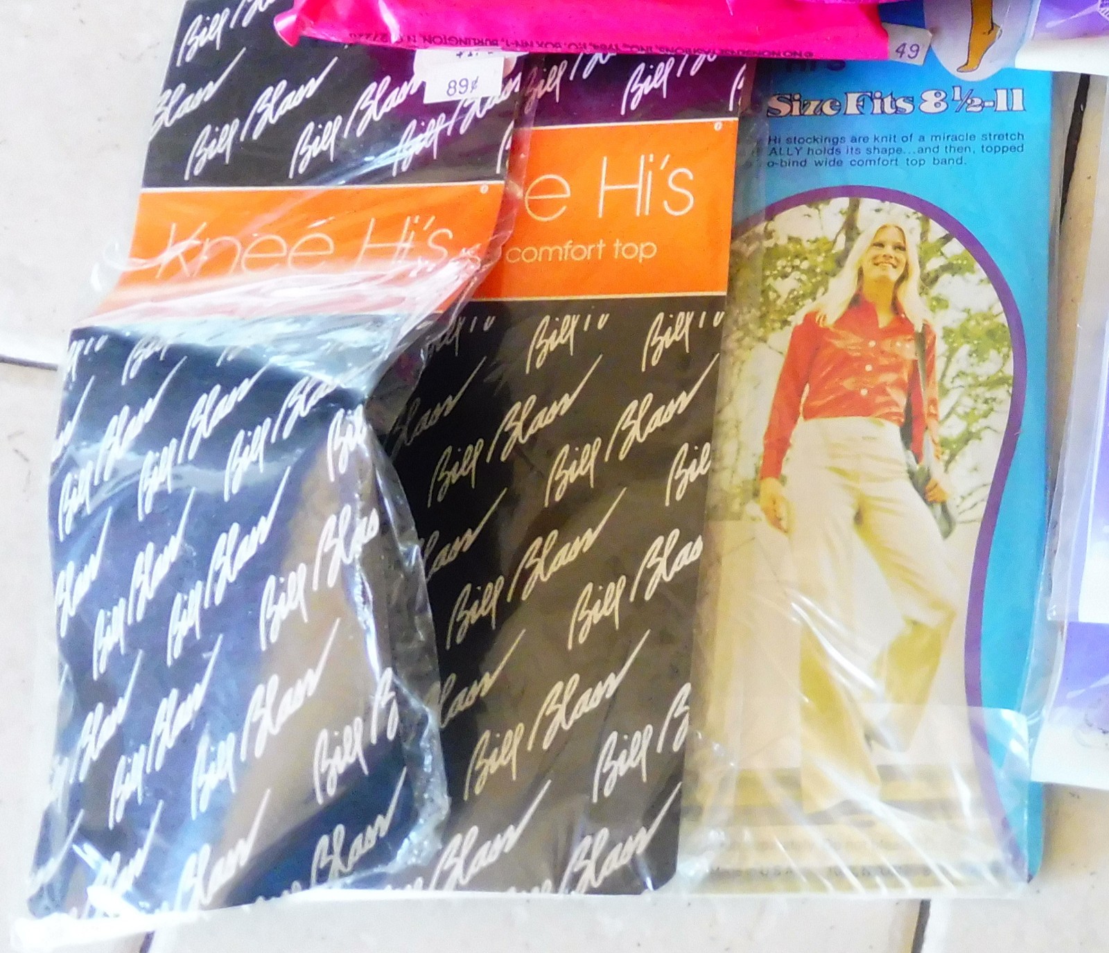 NIP NOS 3 PR VINTAGE NYLON KNEE HIGHS – 2 NAVY BILL BLASS – 1 PINK 8 1/2 TO 11