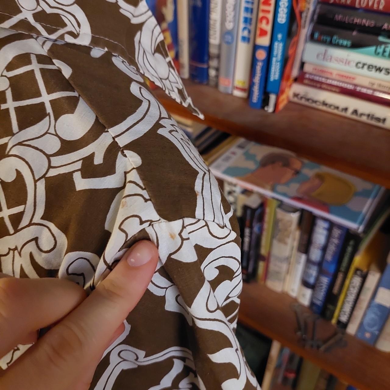 Vintage brown and white bold pattern short sleeve button up.